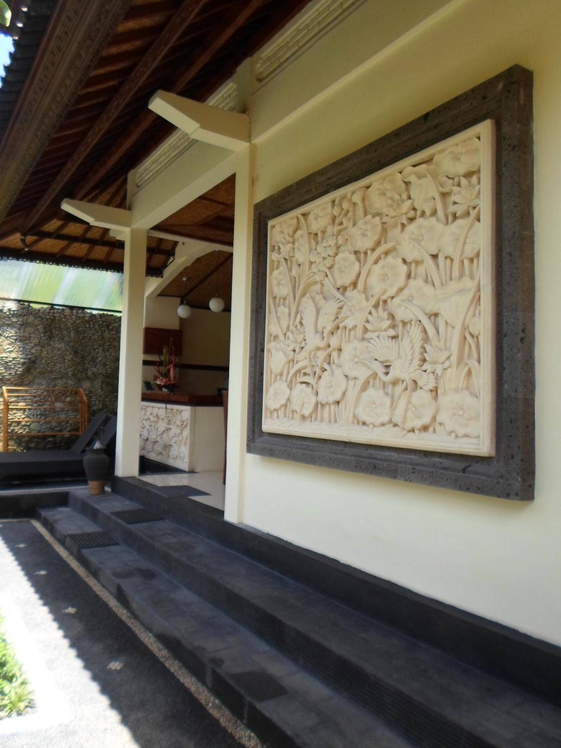 Three-Bedroom Villa with Private Pool - Photo 7