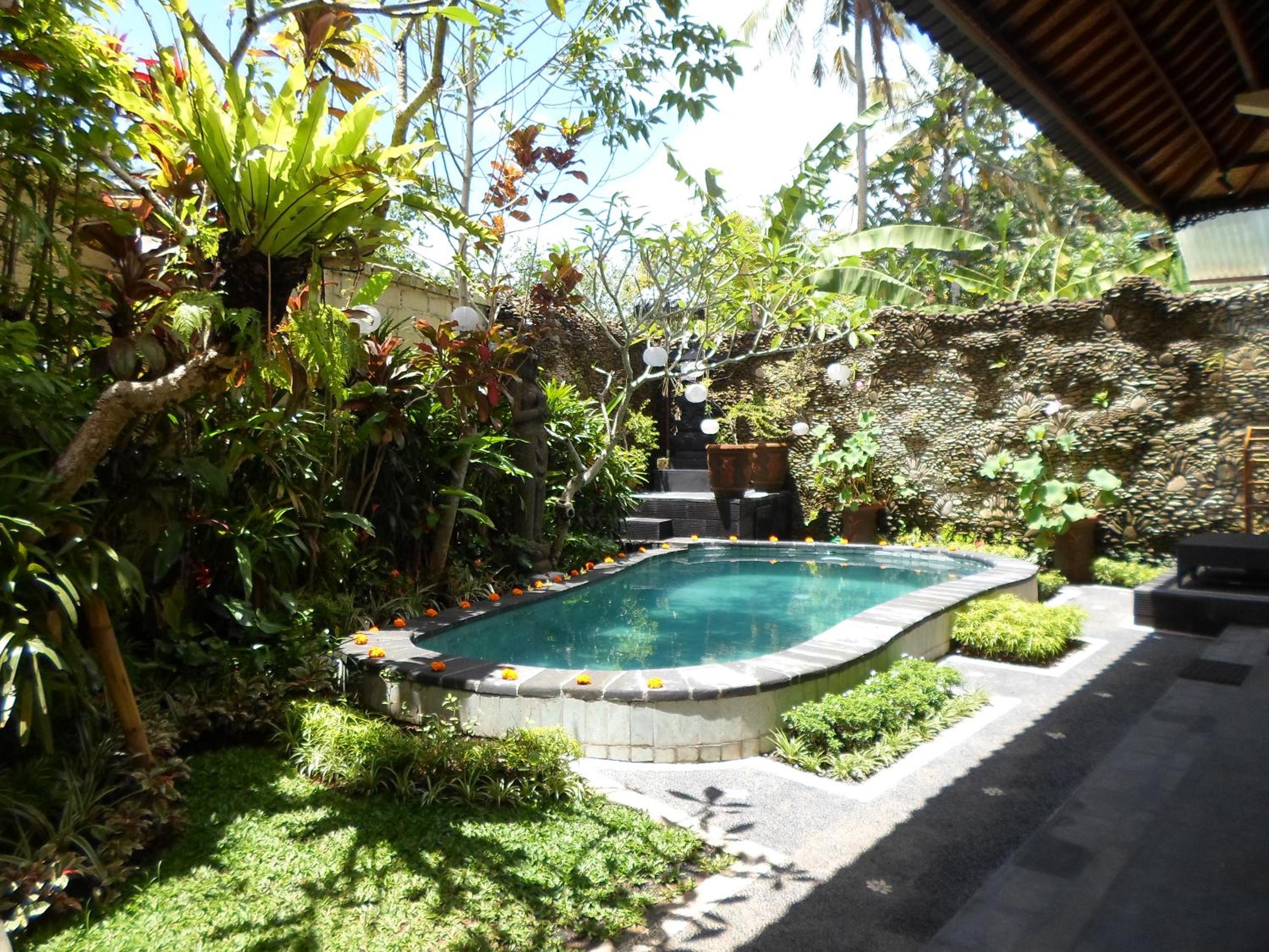 Three-Bedroom Villa with Private Pool - Photo 18