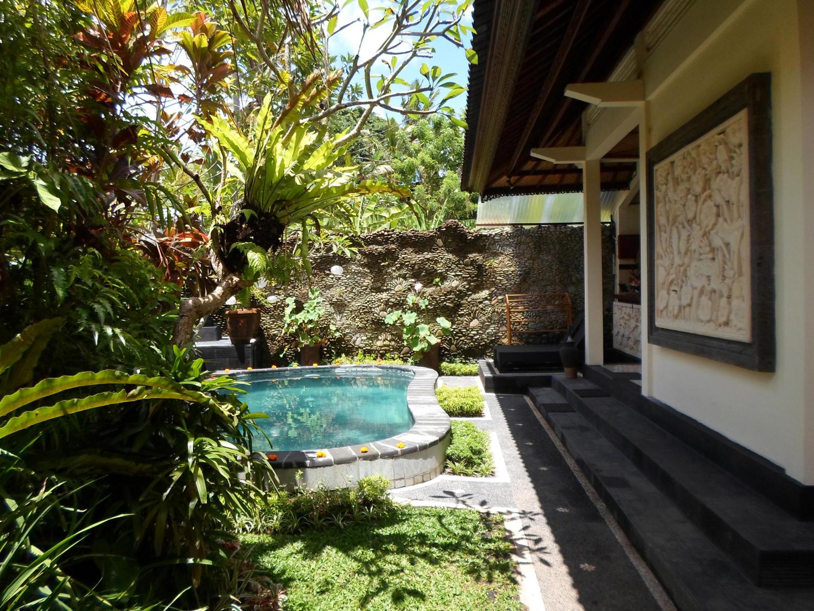 Three-Bedroom Villa with Private Pool - Photo 3