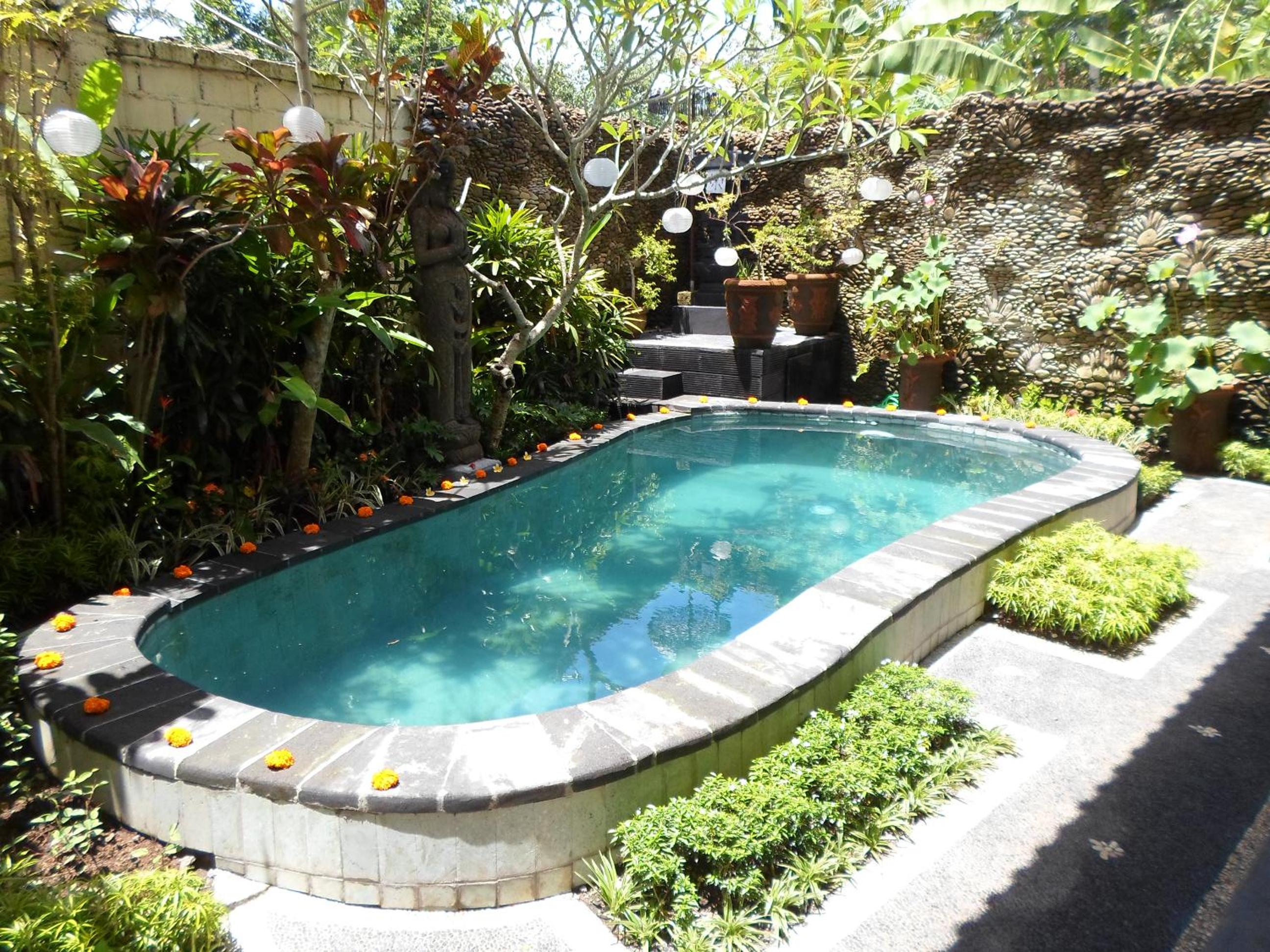 Three-Bedroom Villa with Private Pool - Photo 2