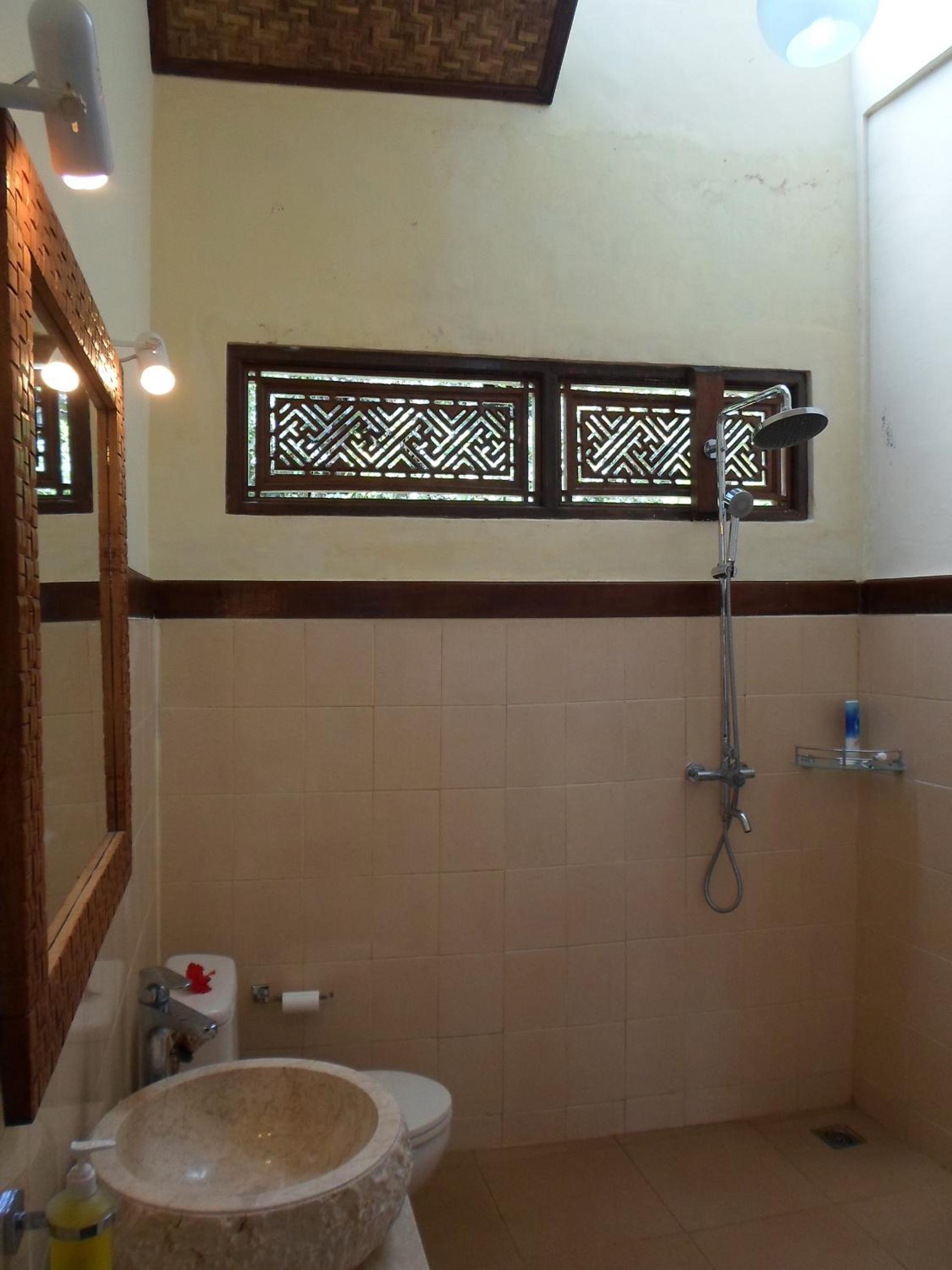 Three-Bedroom Villa with Private Pool - Photo 16