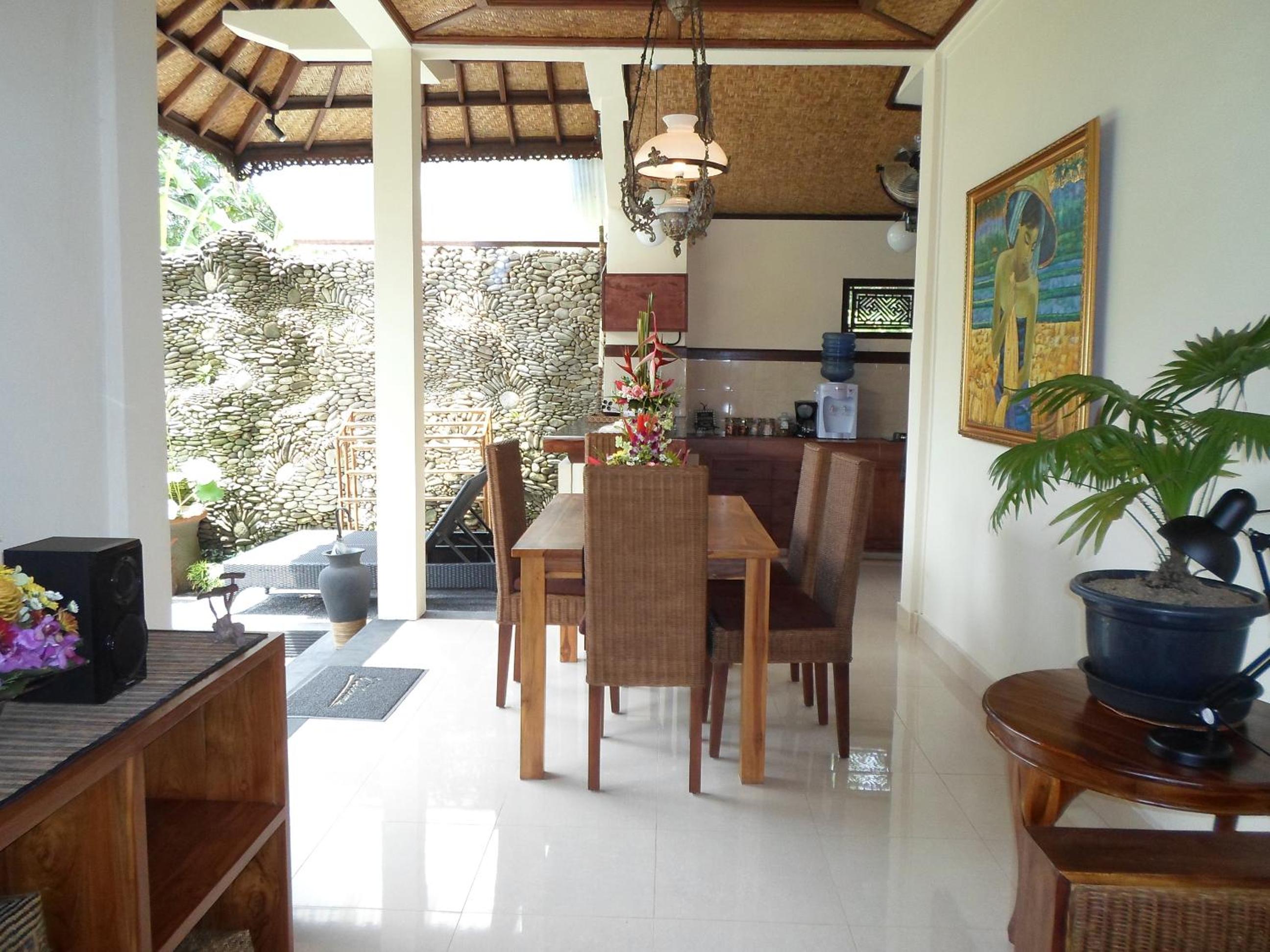 Three-Bedroom Villa with Private Pool - Photo 12