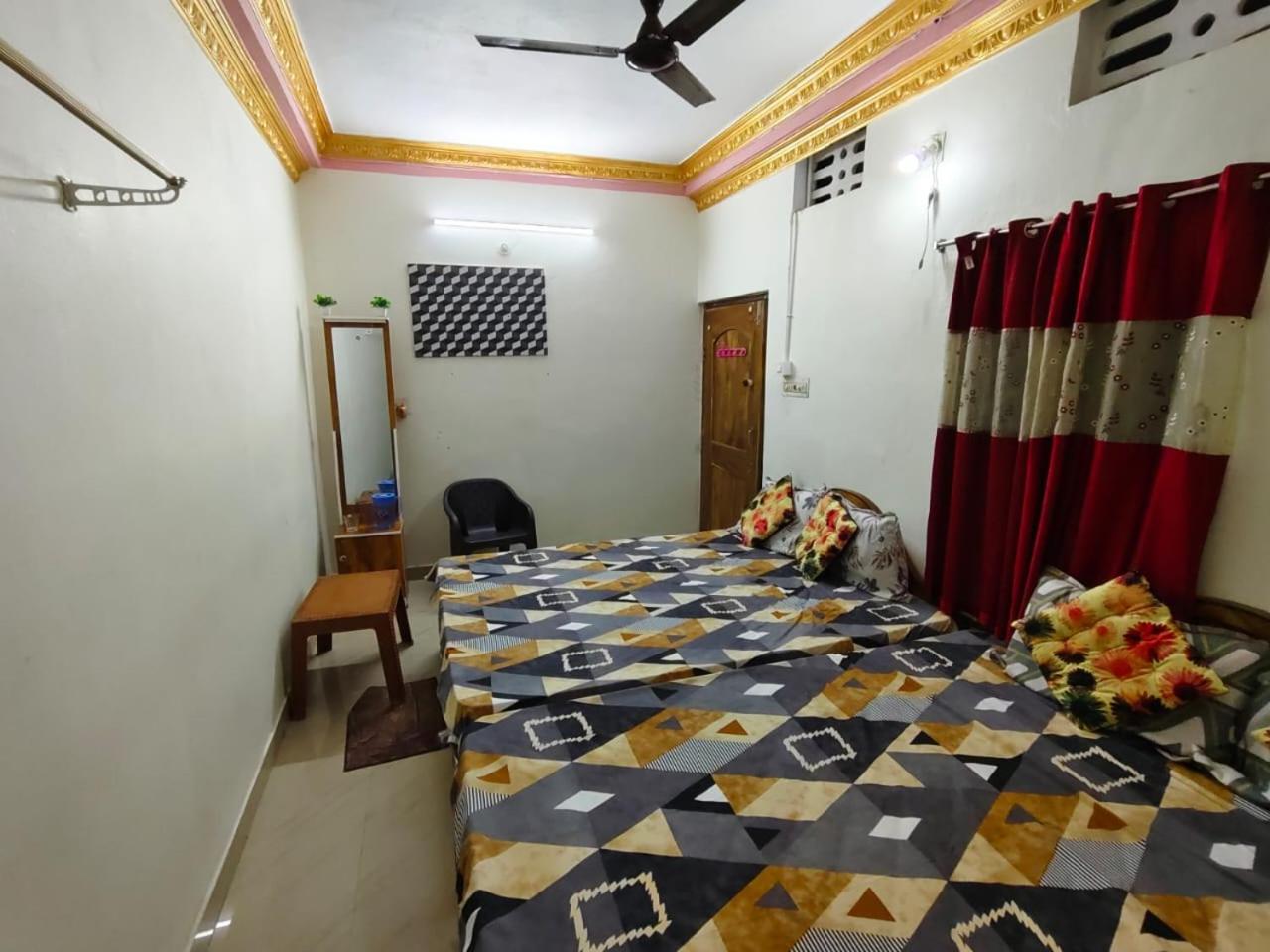 Quadruple Room with Private Bathroom photo 1
