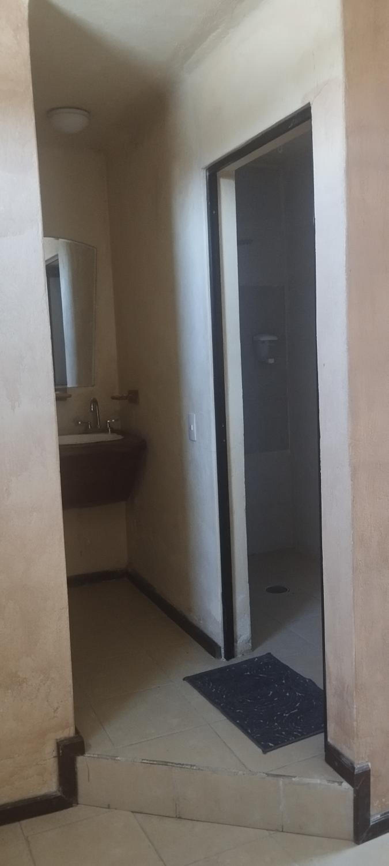 Basic Triple Room with Shared Bathroom photo 2
