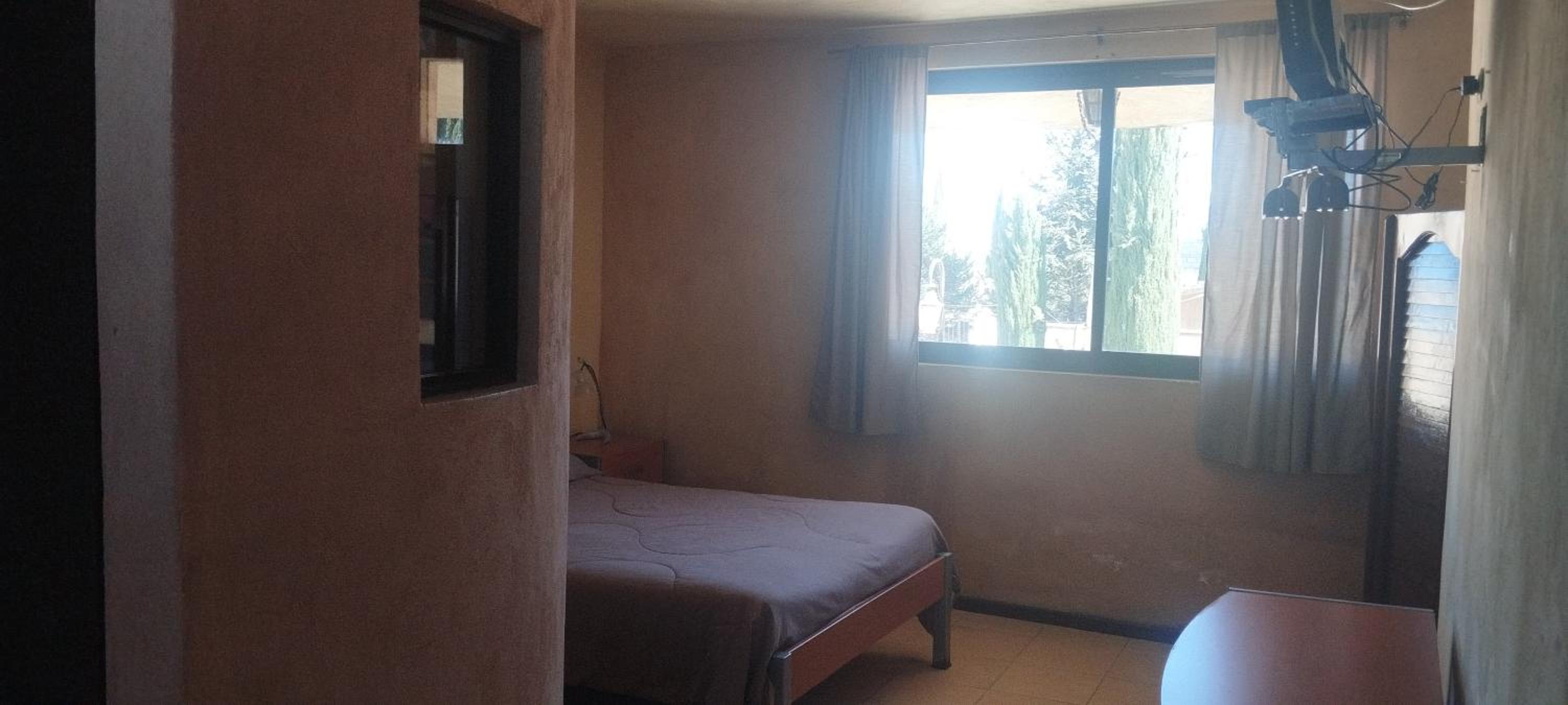 Basic Triple Room with Shared Bathroom photo 3