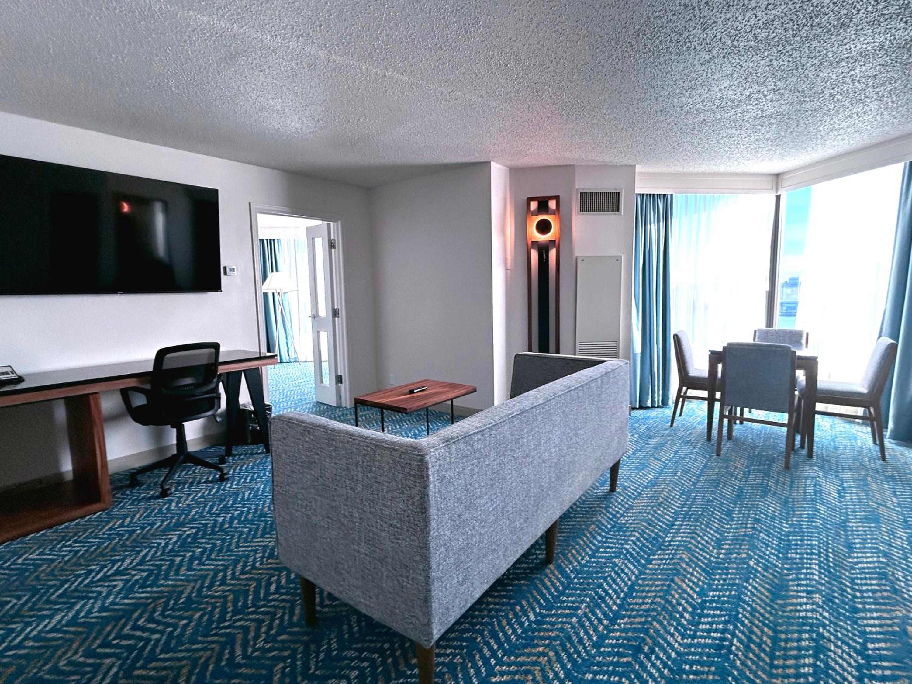 Riverfront One-Bedroom Master Suite - Non-Smoking - Photo 7