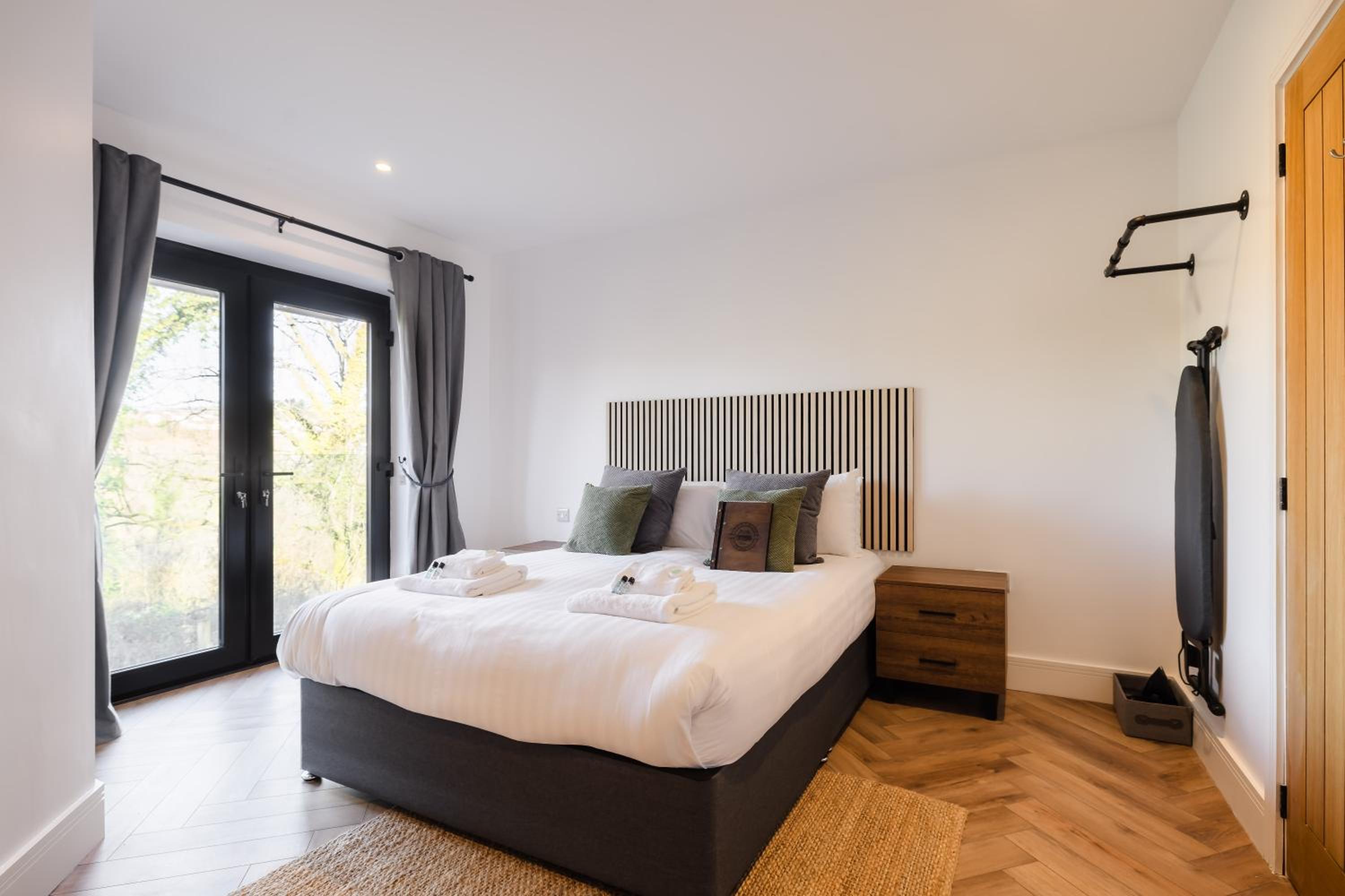 King Room with Mountain View