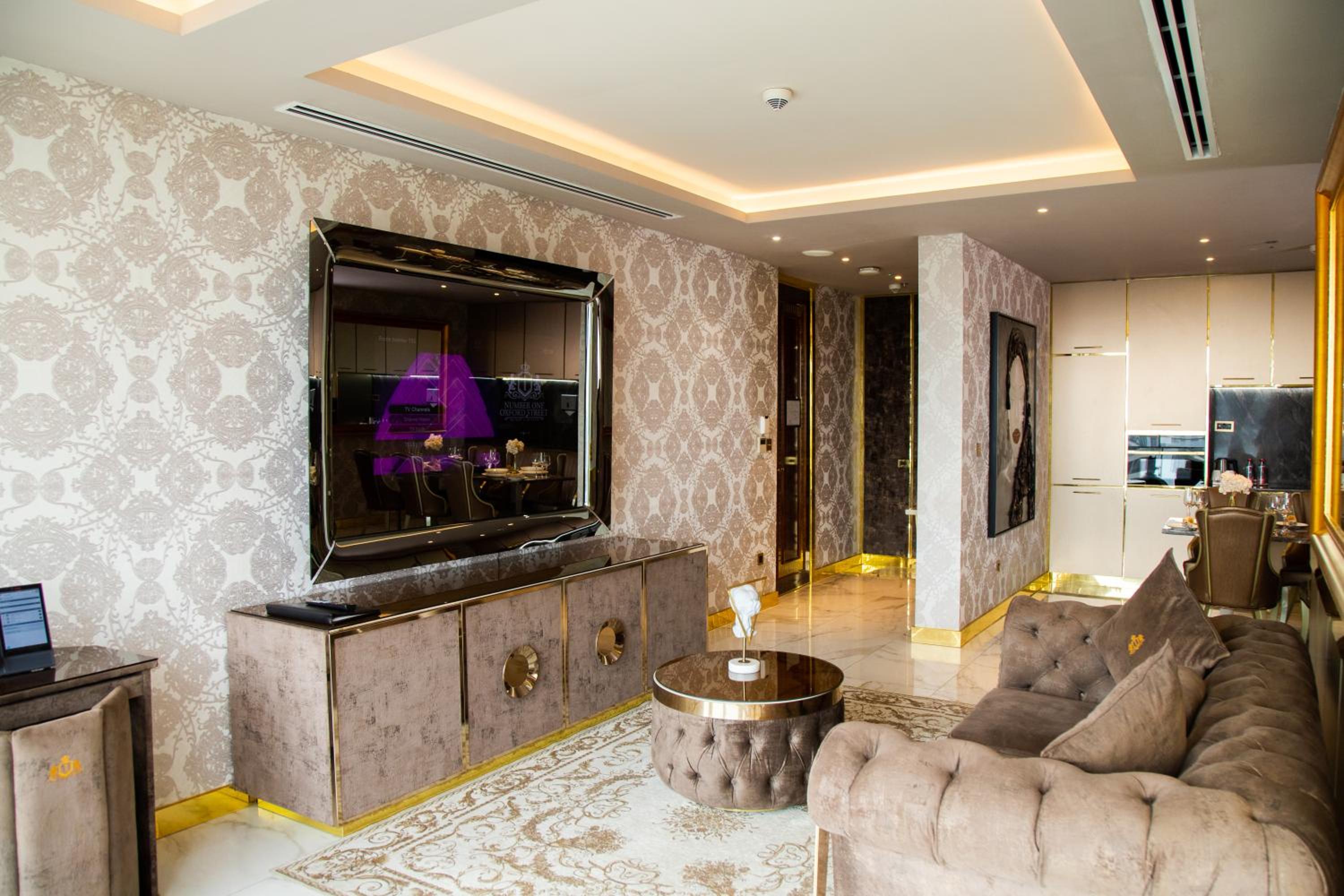 King Suite - Photo 6