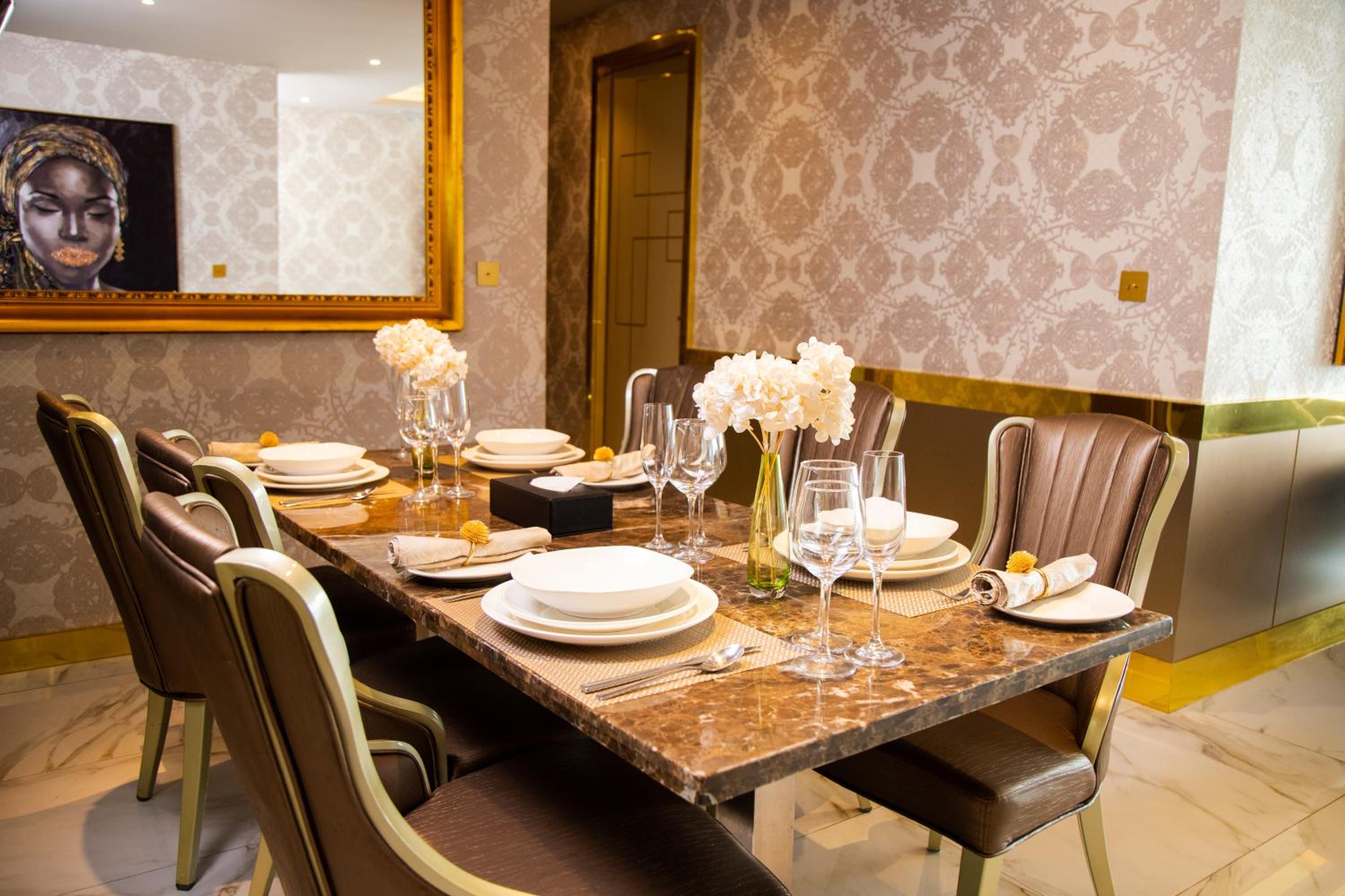 King Suite - Photo 18