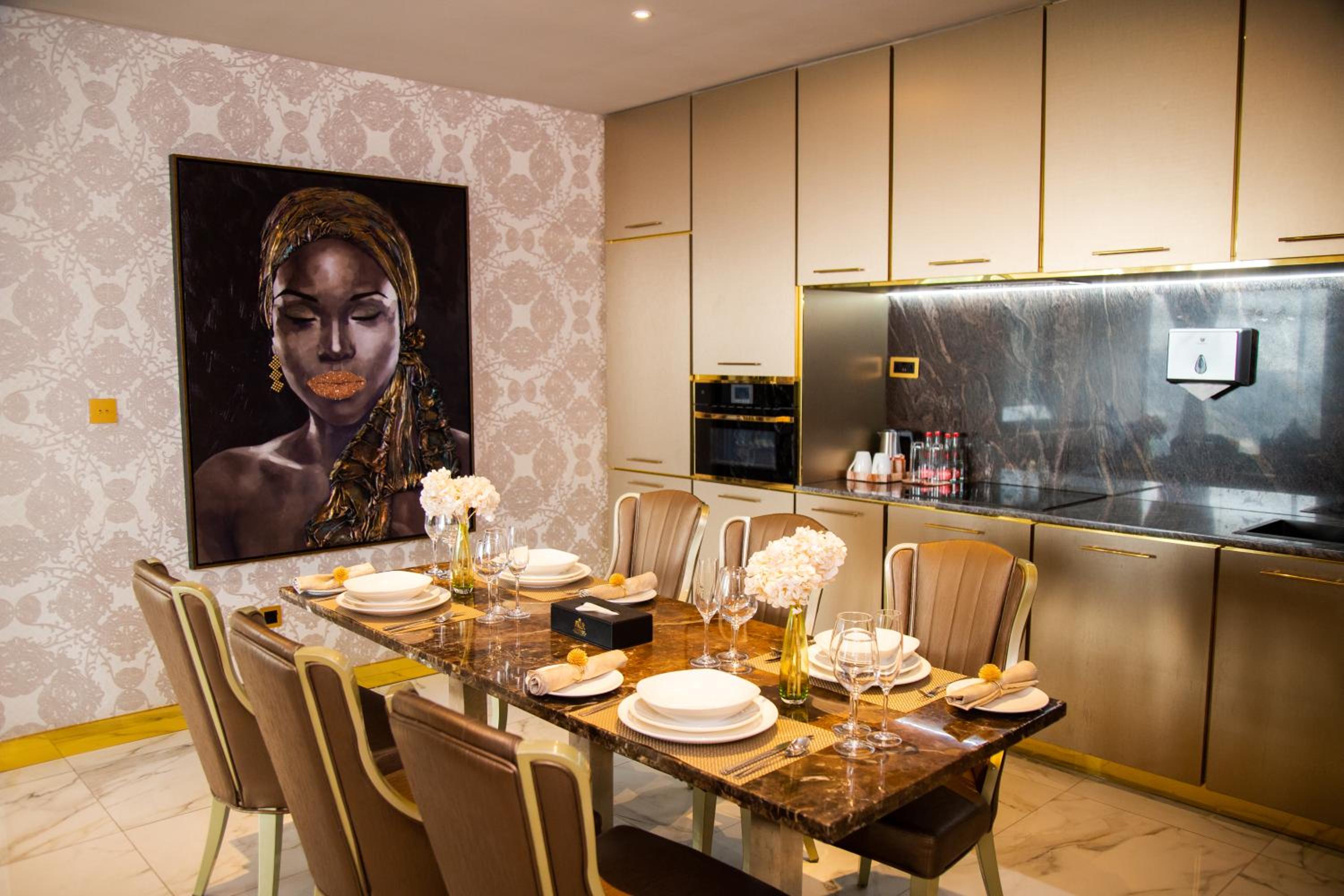King Suite - Photo 4