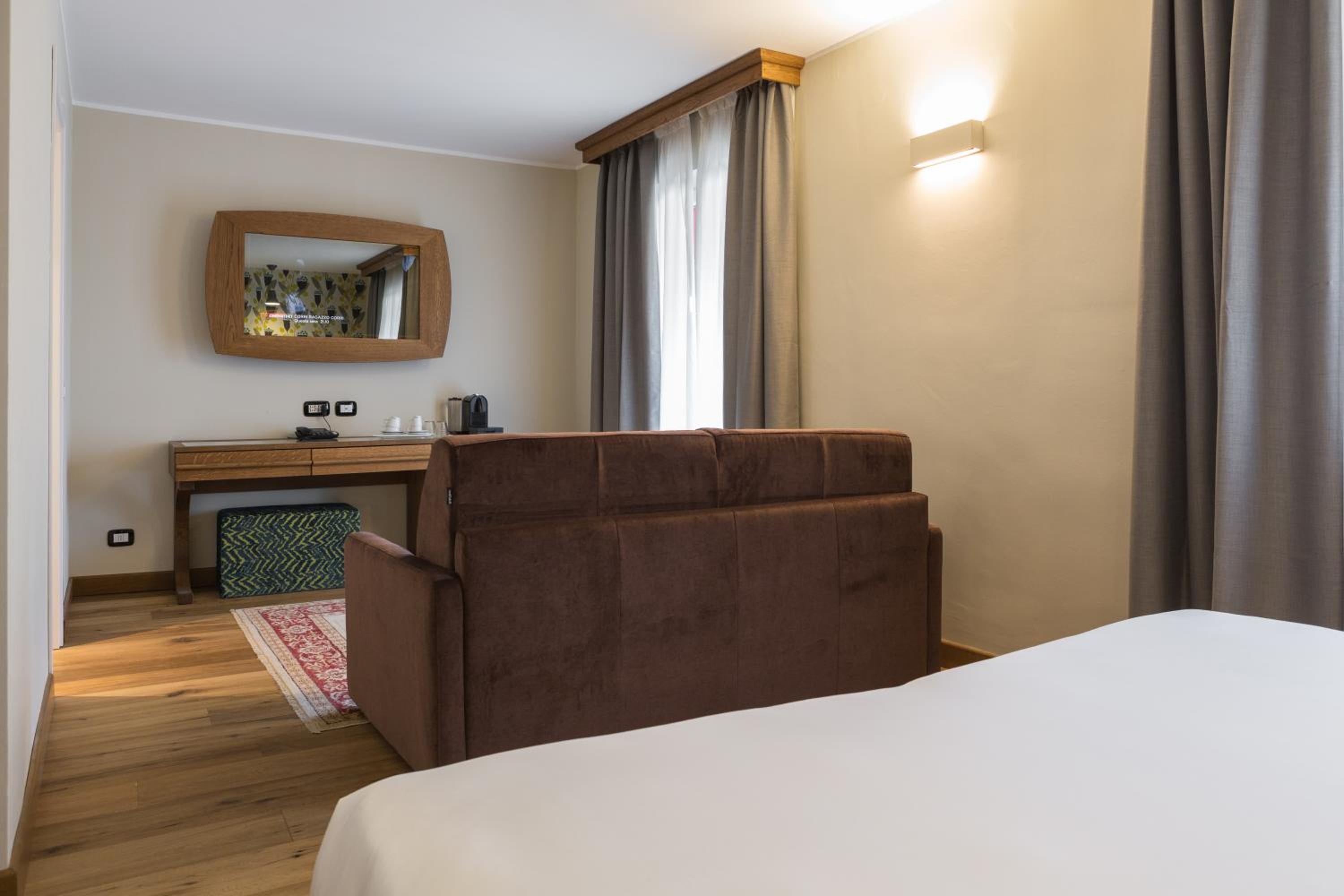 Deluxe Quadruple Room - Photo 6