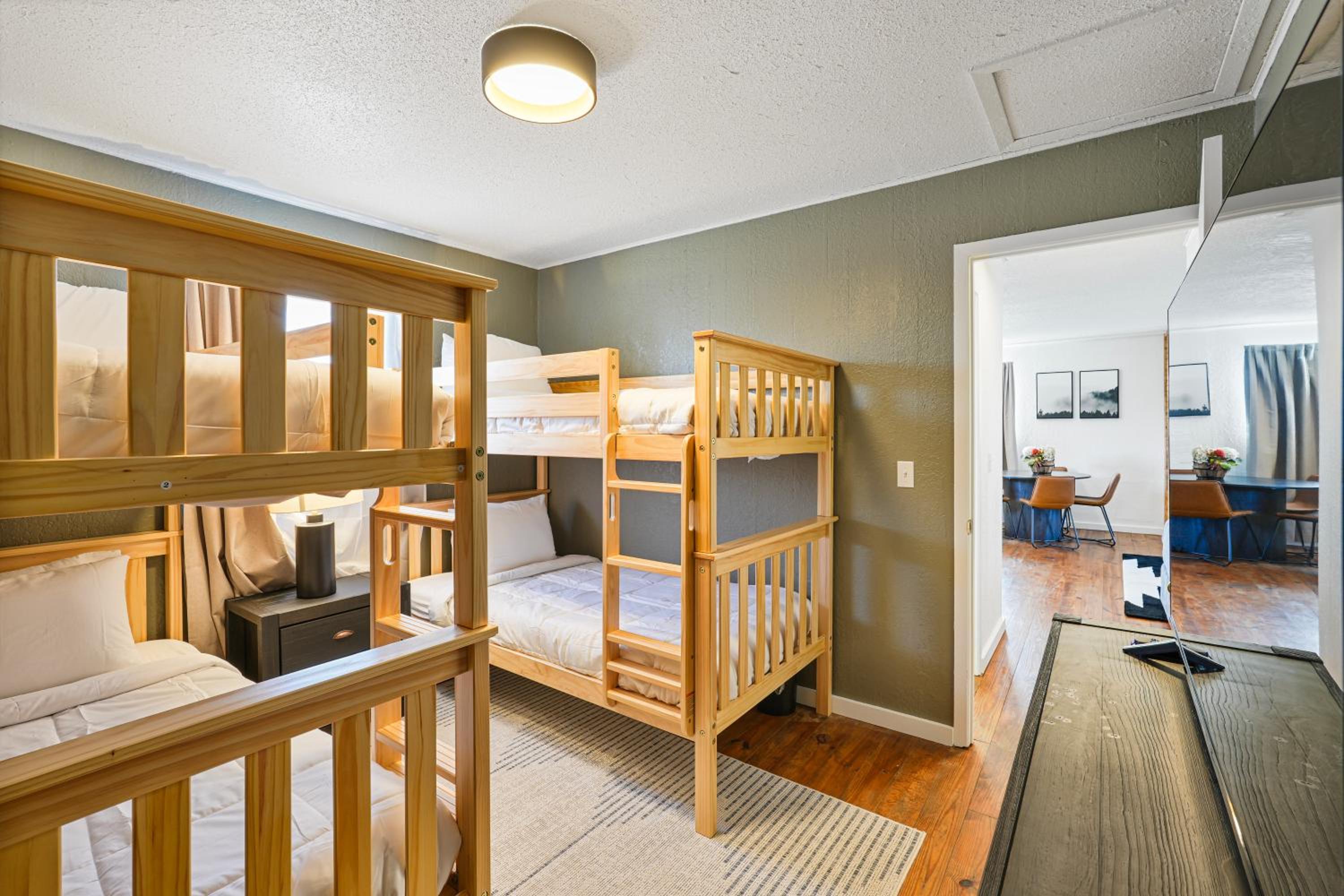 Two-Bedroom Apartment with Balcony photo 1