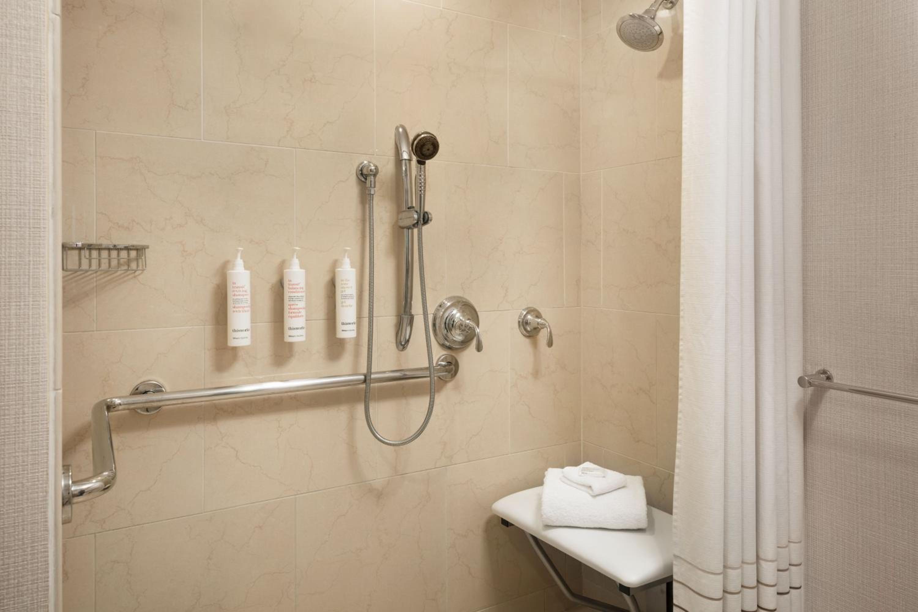 King Room - High Floor/Club Lounge Access/Mobility Accessible with Roll-In Shower - Photo 12