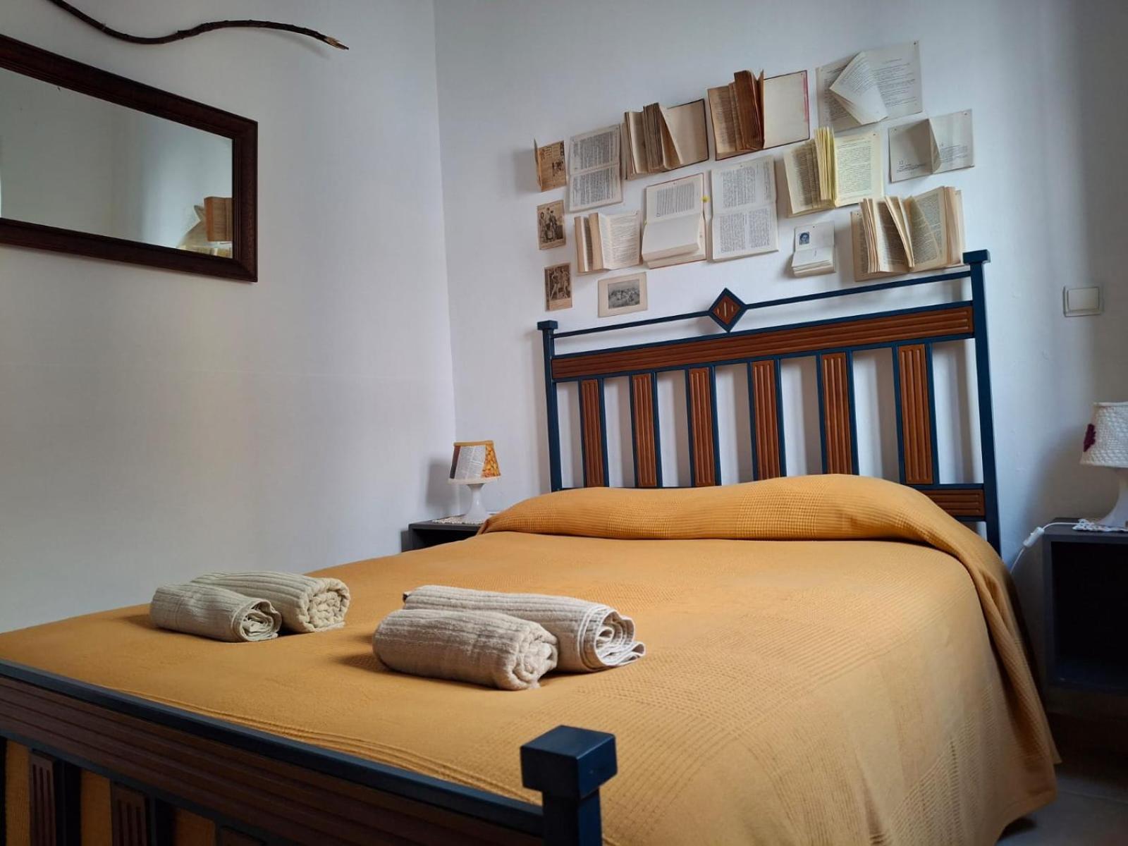 Standard Double Room with Shared Bathroom photo 3