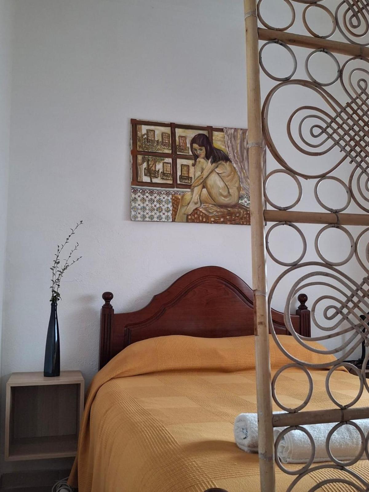 Standard Double Room with Shared Bathroom photo 3