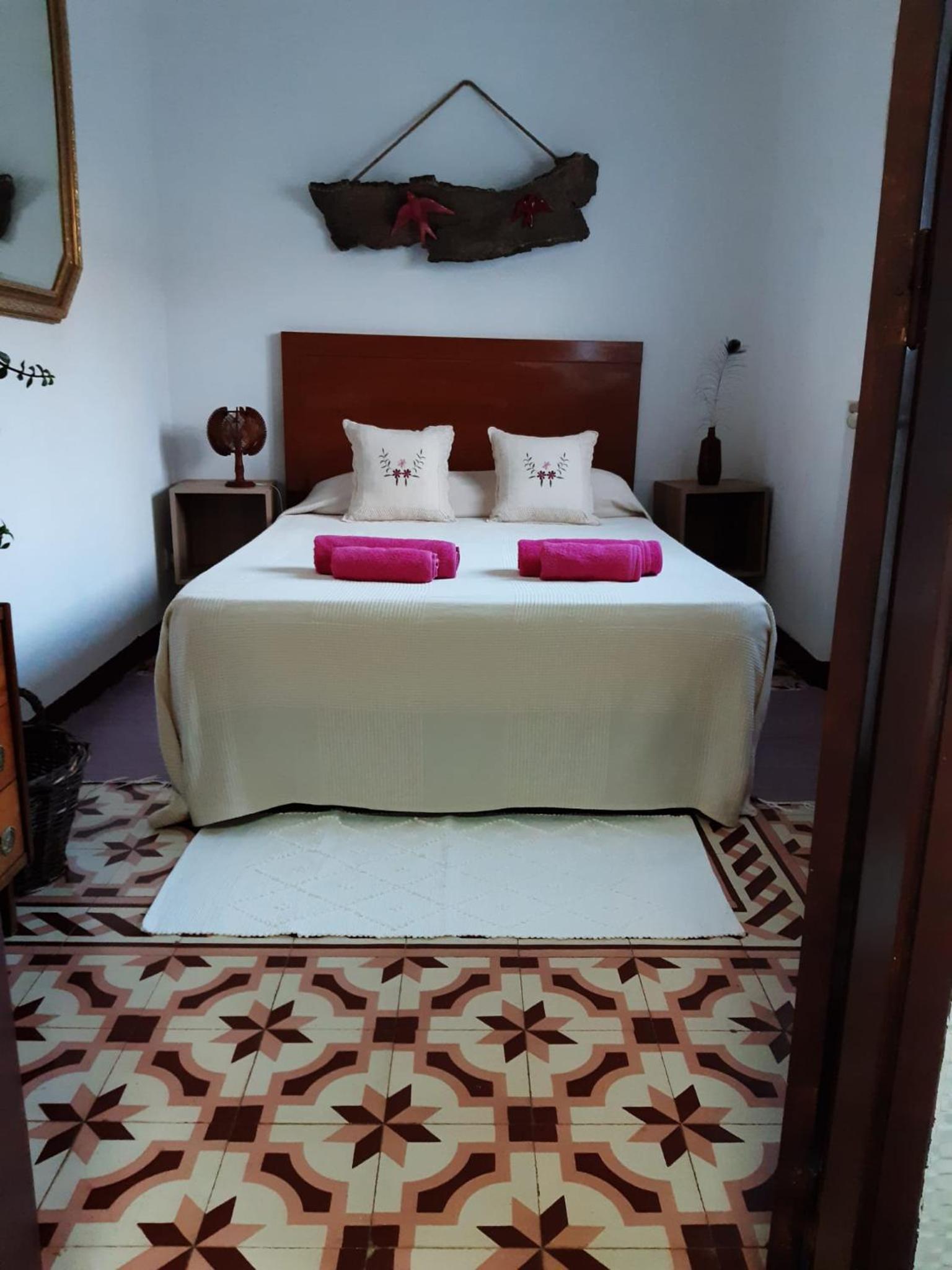 Standard Double Room with Shared Bathroom photo 1