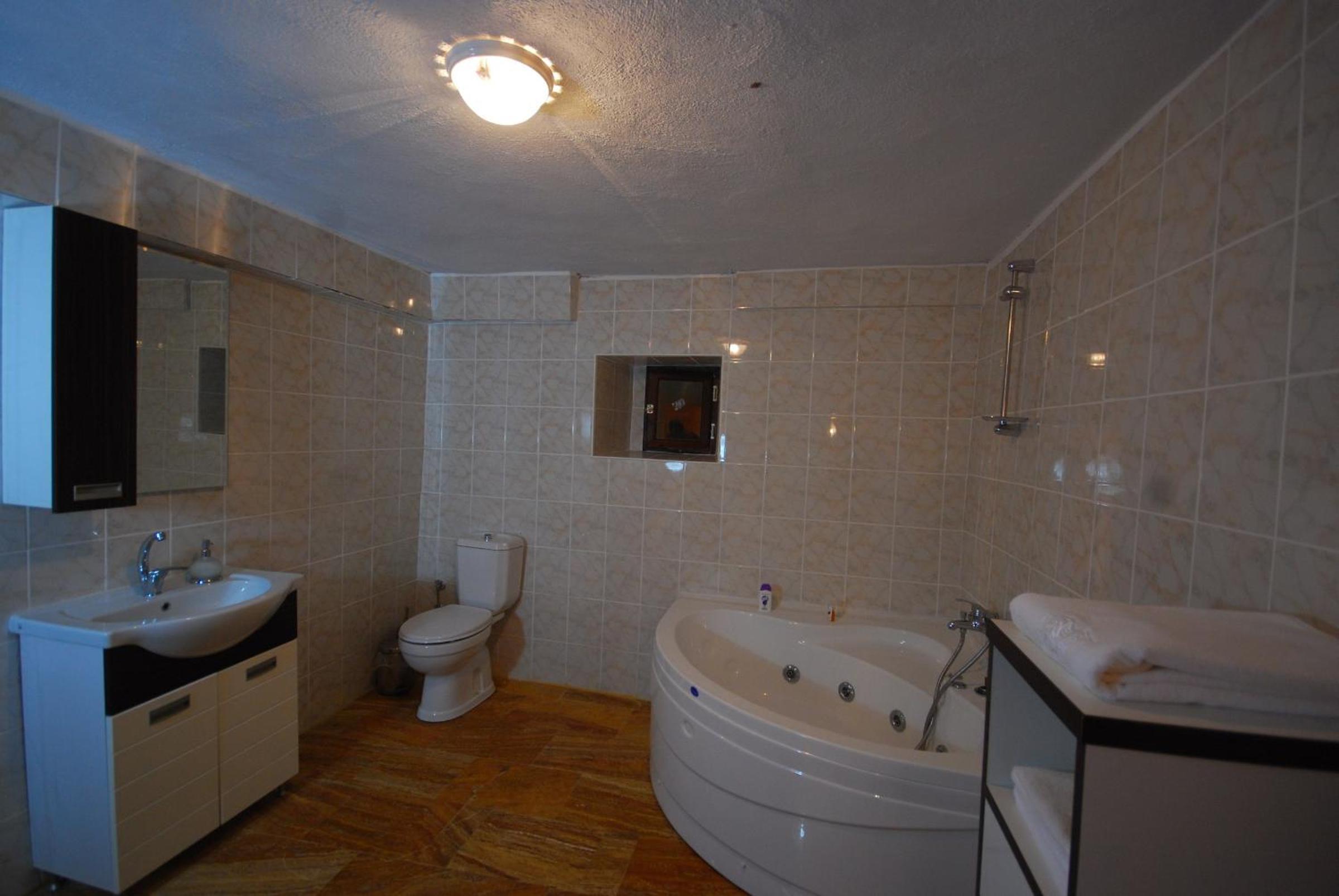 Deluxe Double Cave Room photo 2