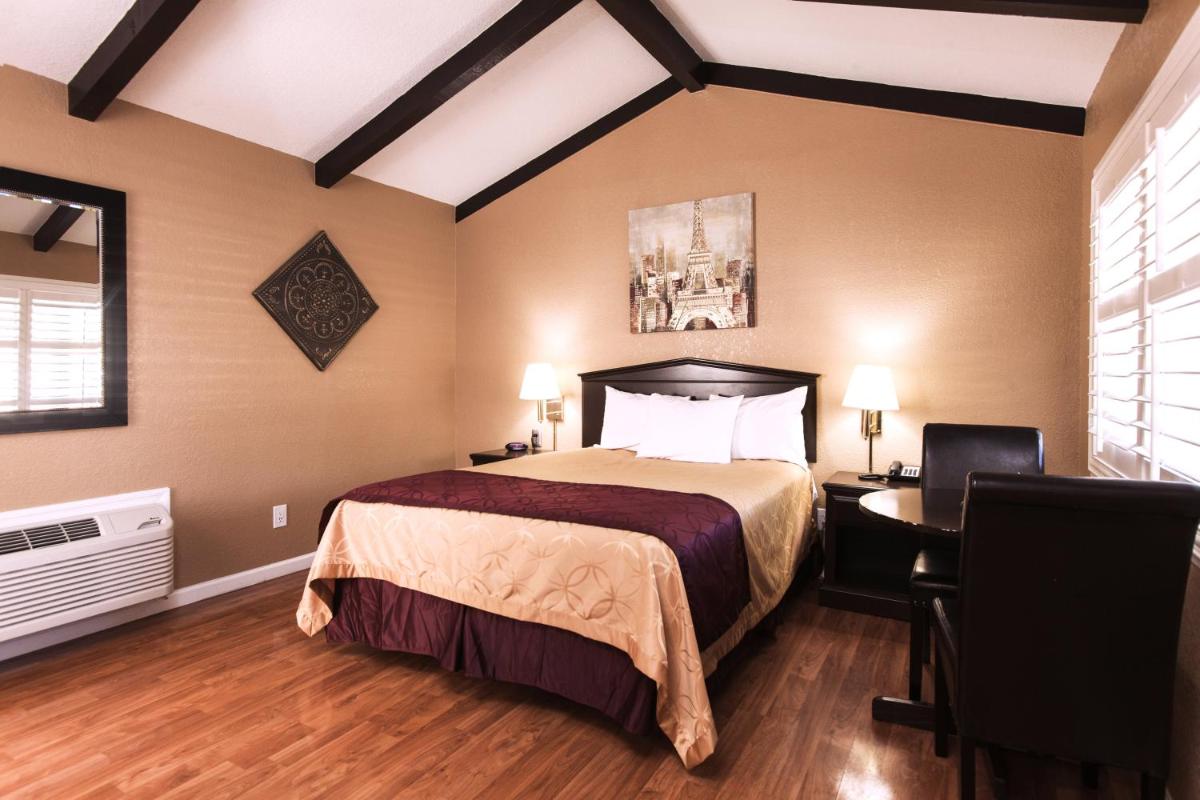 Queen Room photo 3