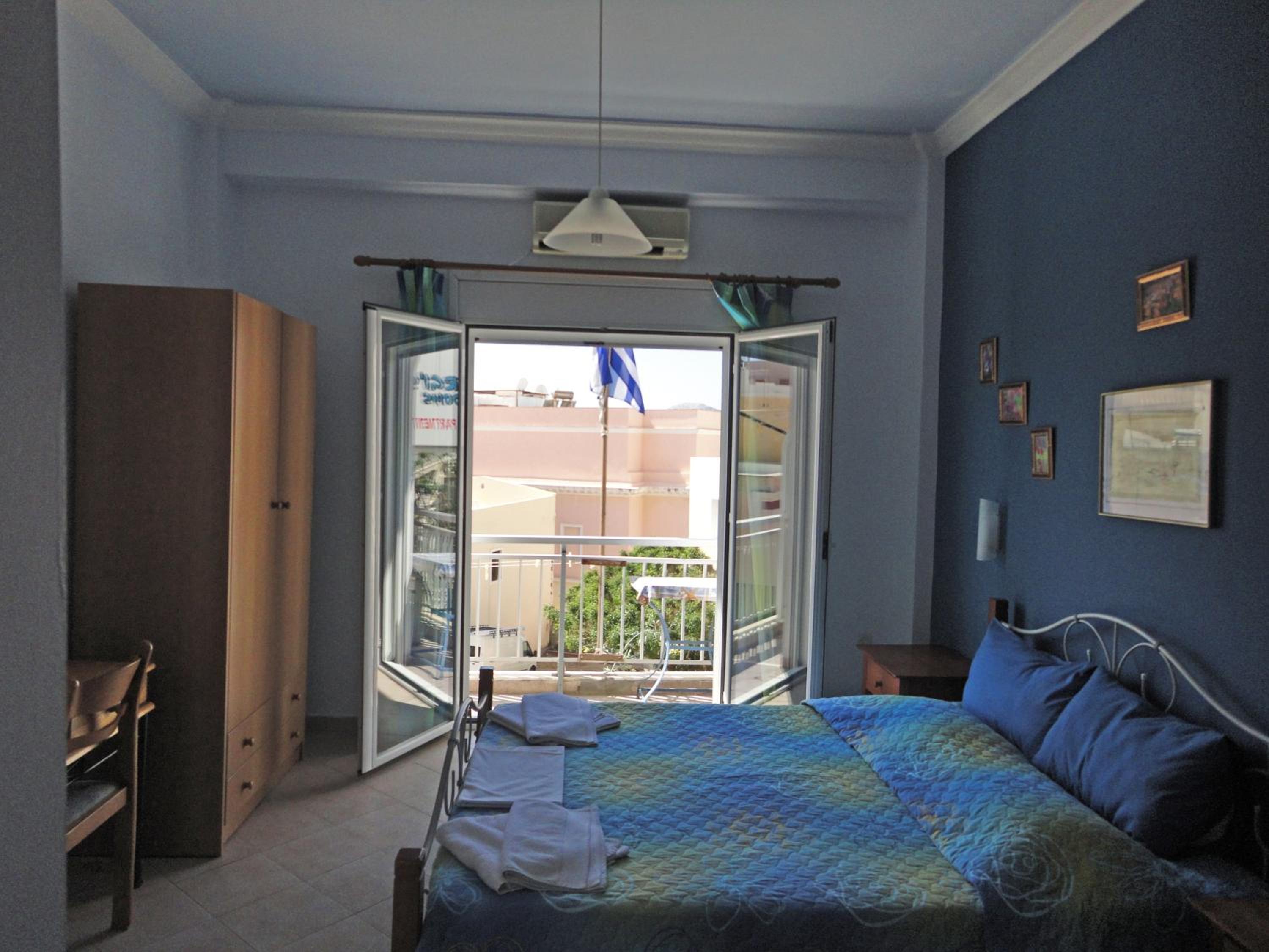 Studio (2 Adults) - Photo 12