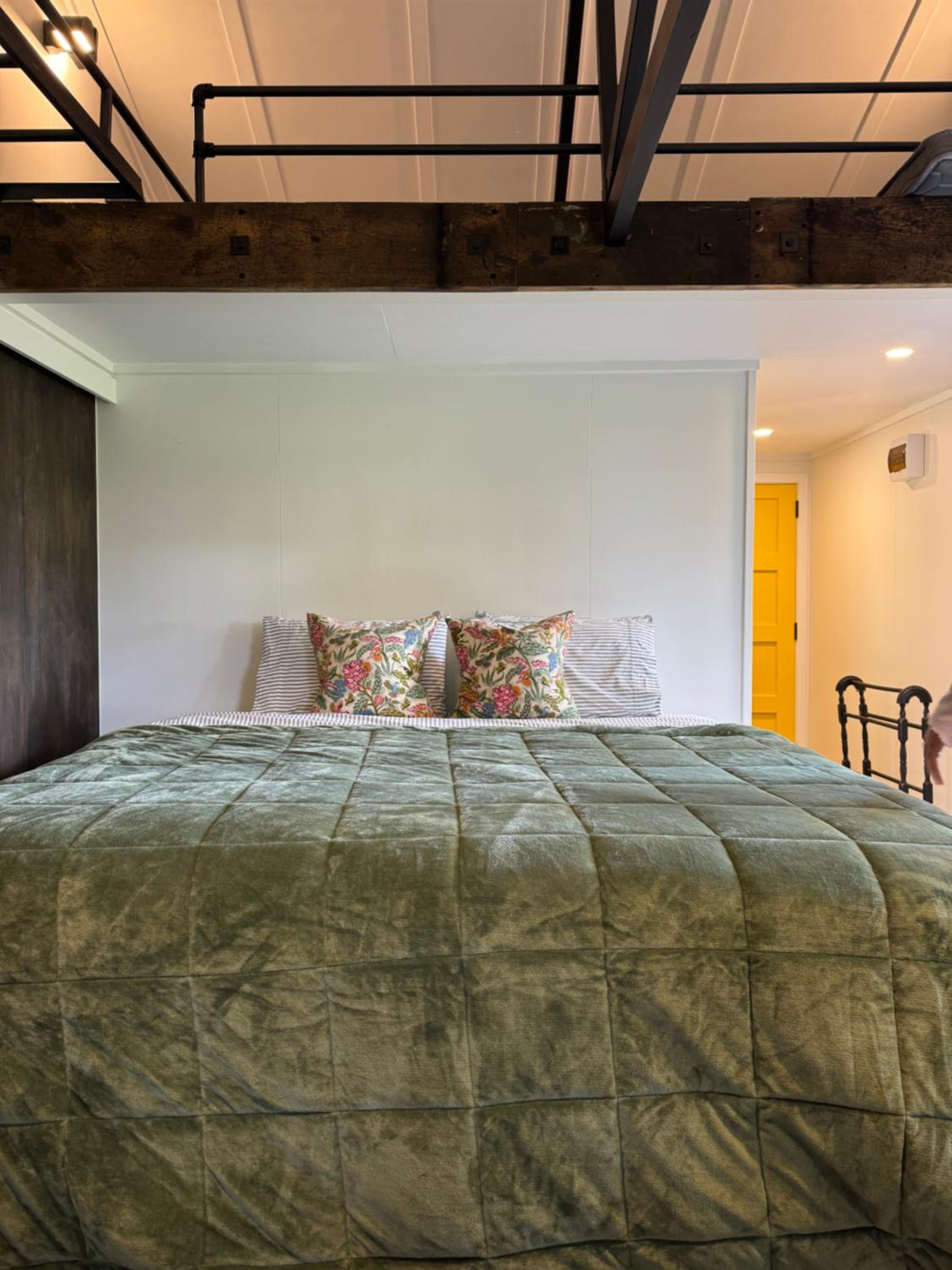 One-Bedroom Chalet - Photo 2
