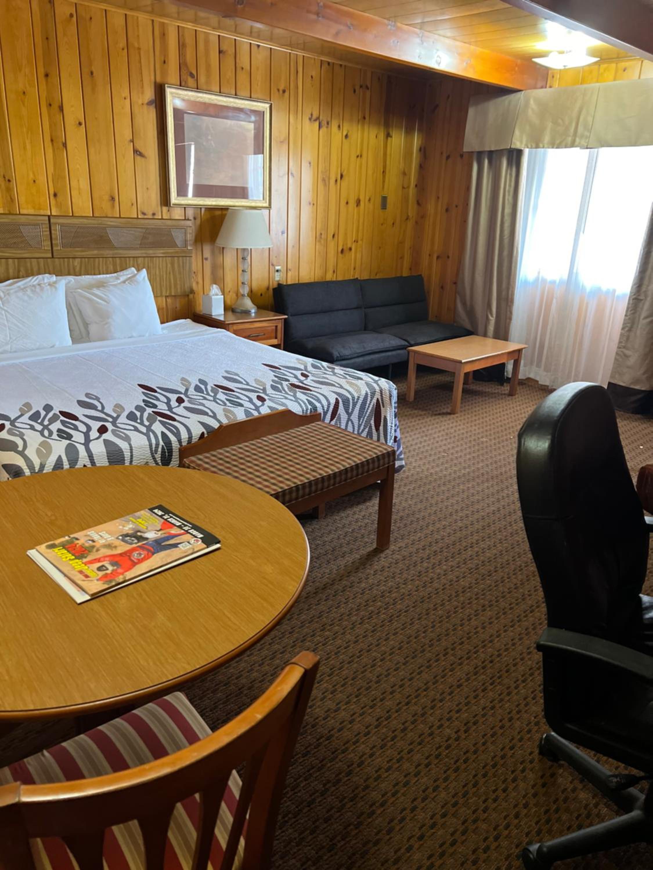 Deluxe King Suite photo 2
