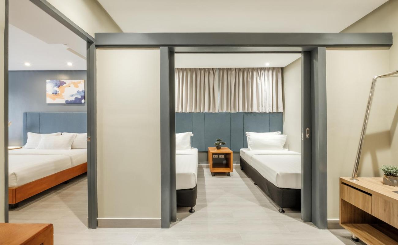 Two-Bedroom Suite - Photo 3