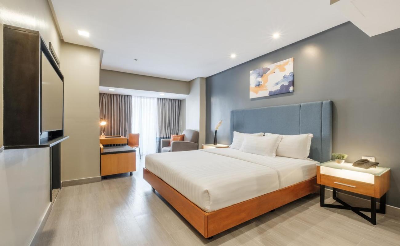 Two-Bedroom Suite - Photo 7