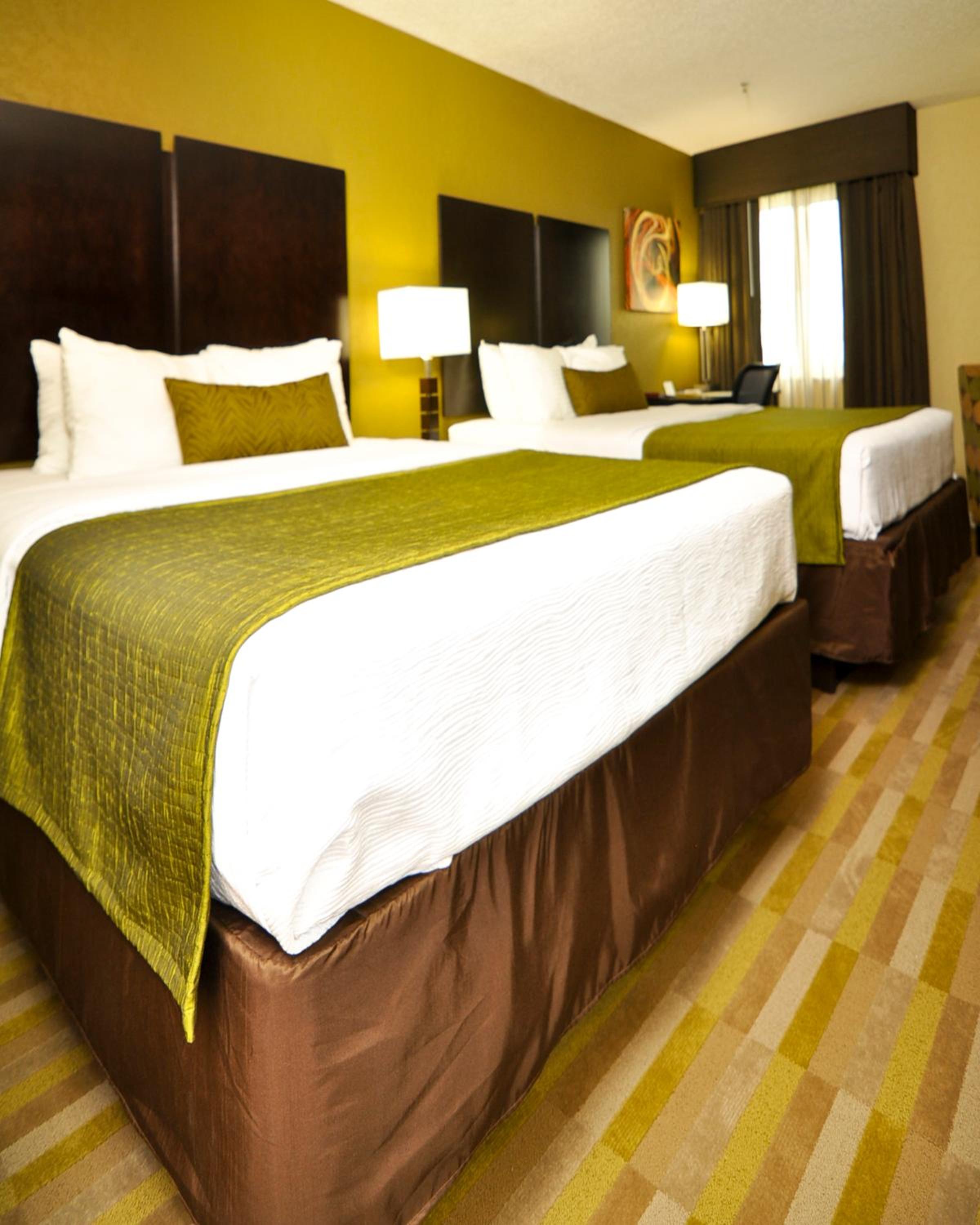Queen Room with Three Queen Beds - Non-Smoking photo 1