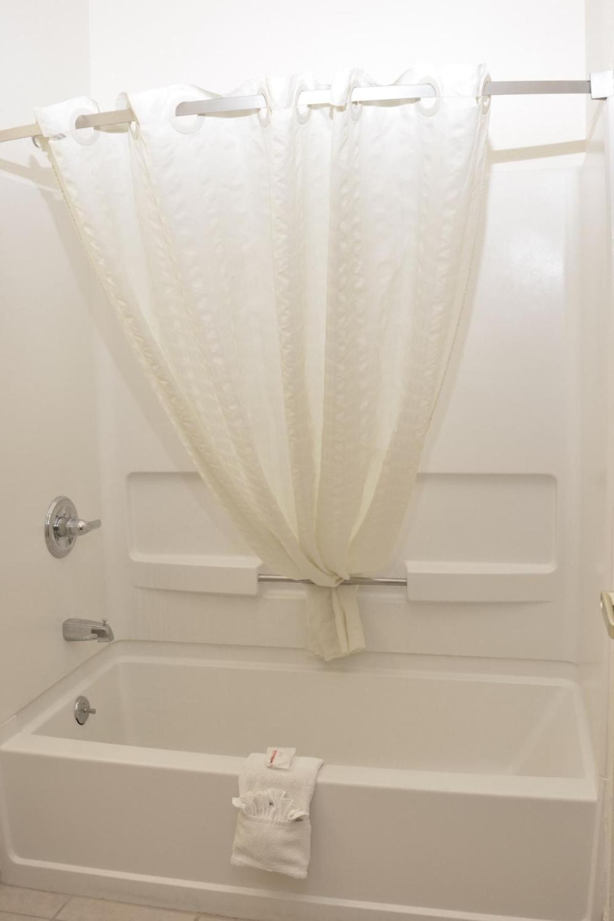 Double Room with Two Double Beds - Non-Smoking - Photo 7