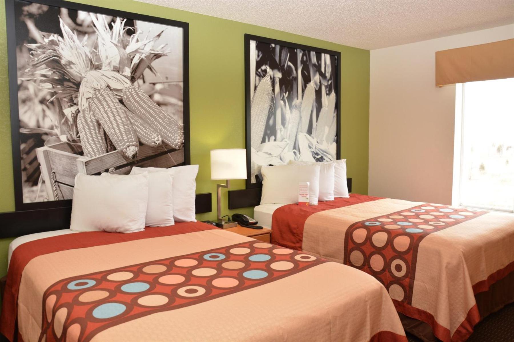 Double Room with Two Double Beds - Non-Smoking - Photo 2