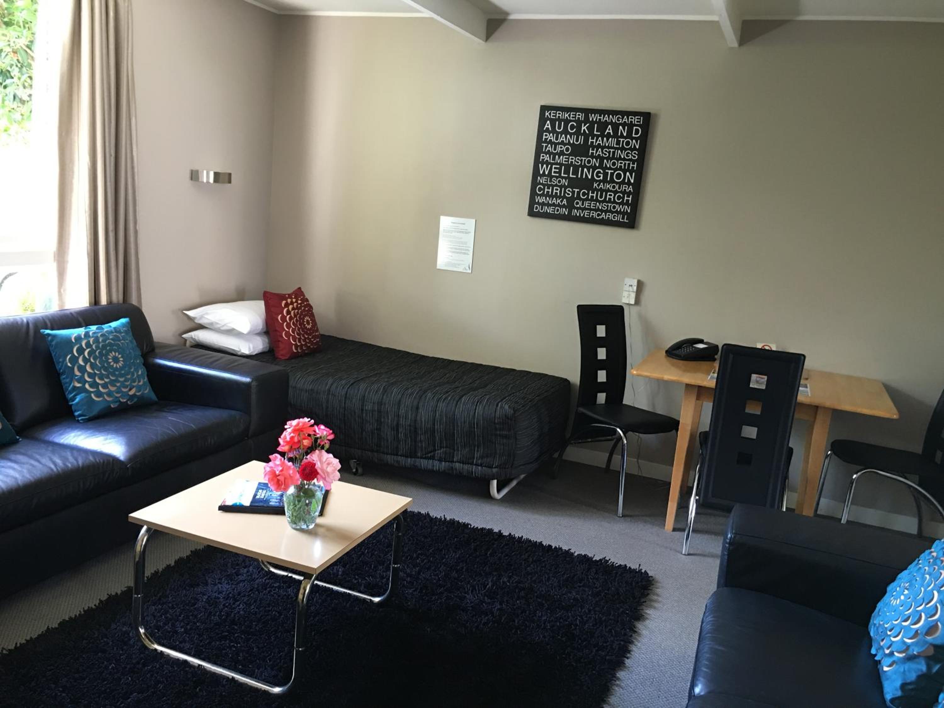 Two-Bedroom Apartment - Photo 9