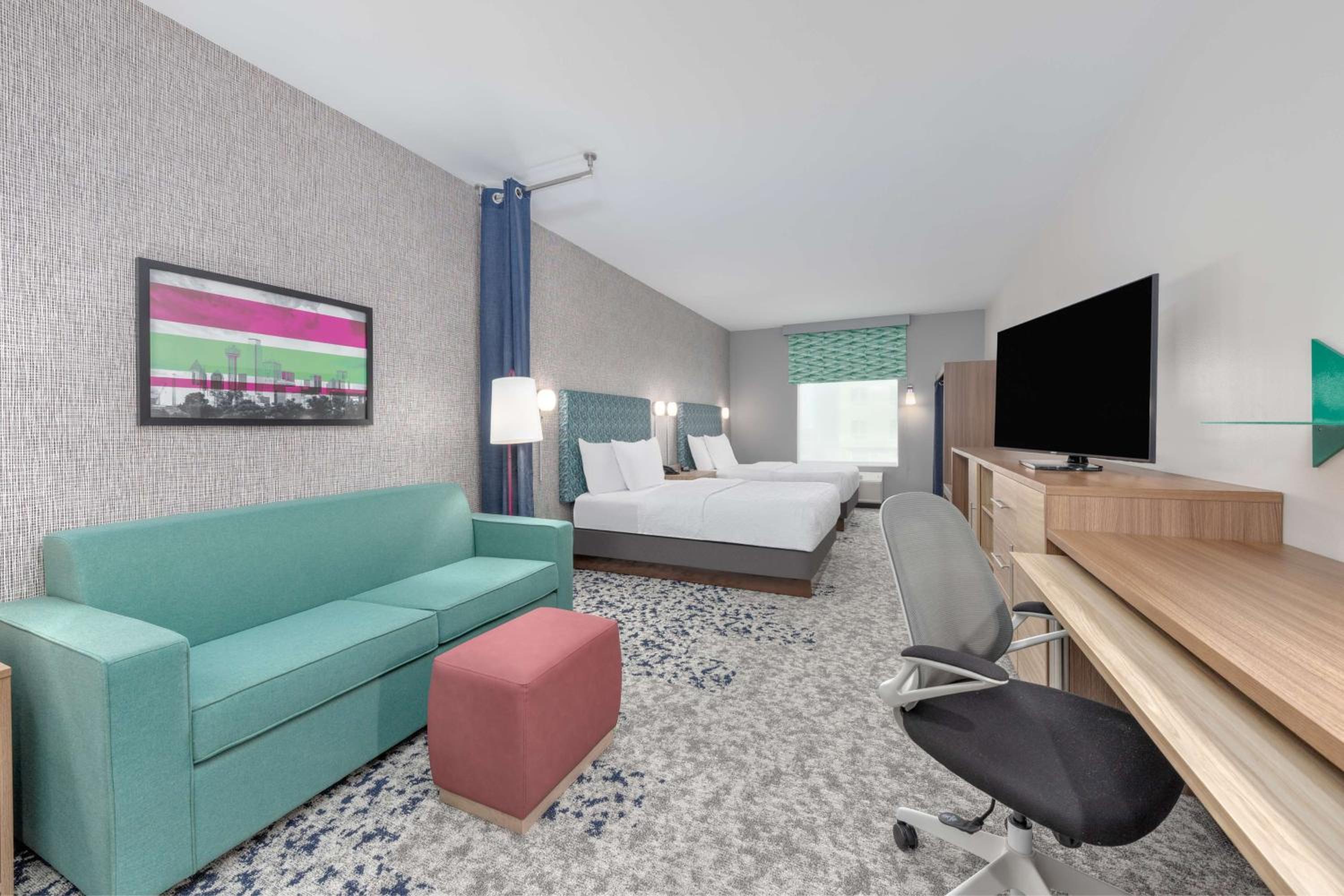 Studio Suite with Two Queen Beds - Photo 4