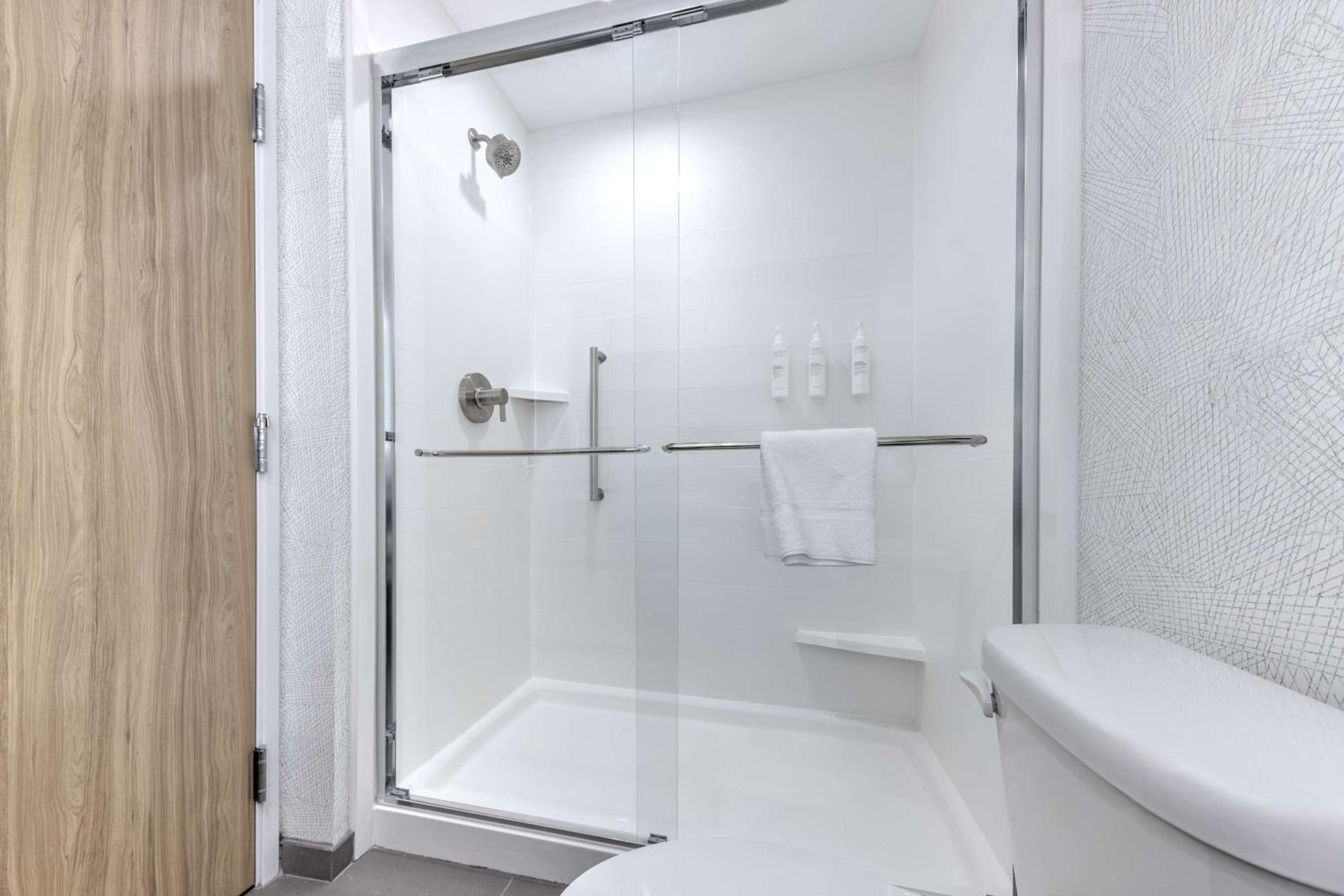 King Studio Suite - Photo 2