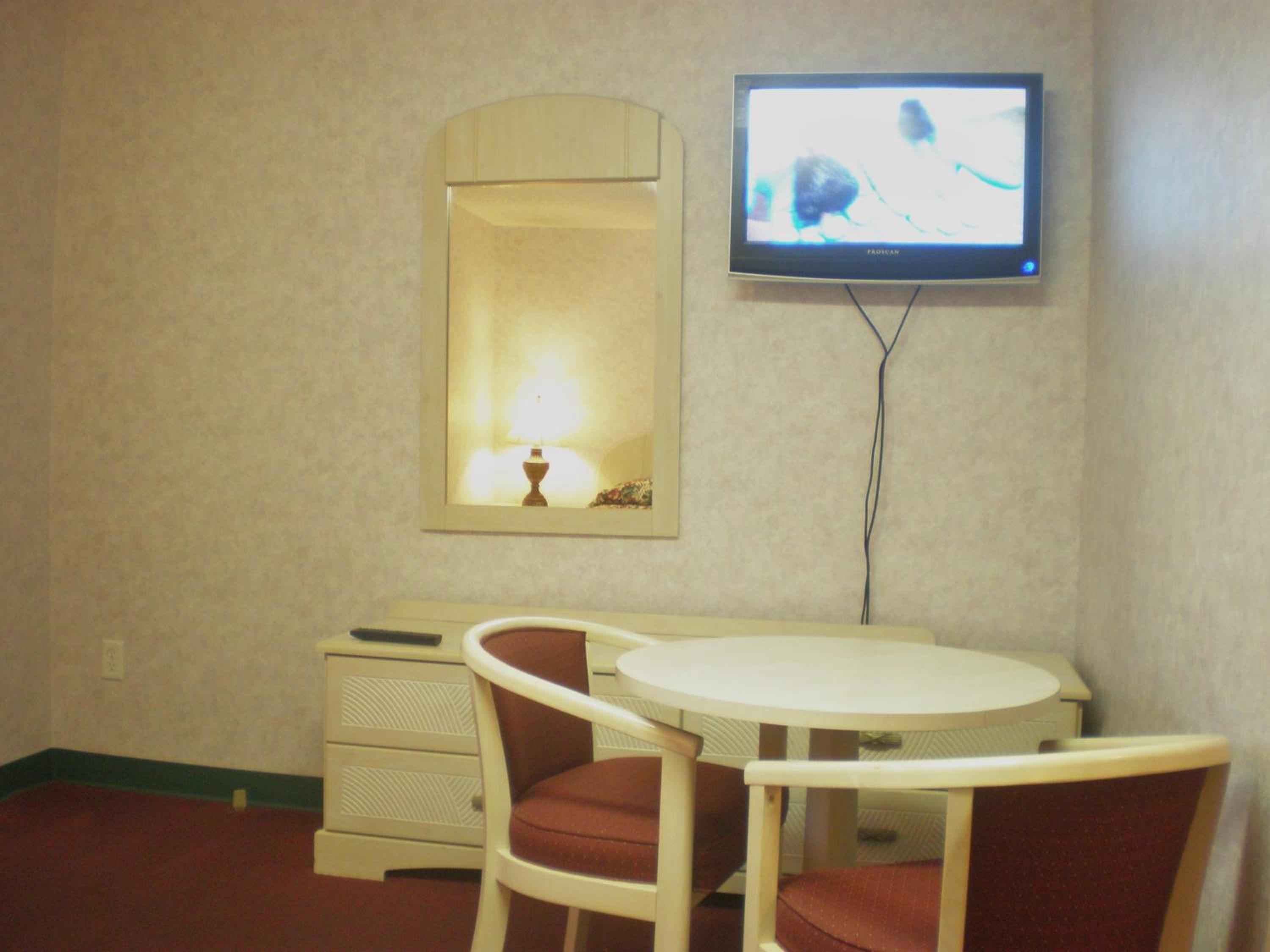 Standard King Room - Photo 5