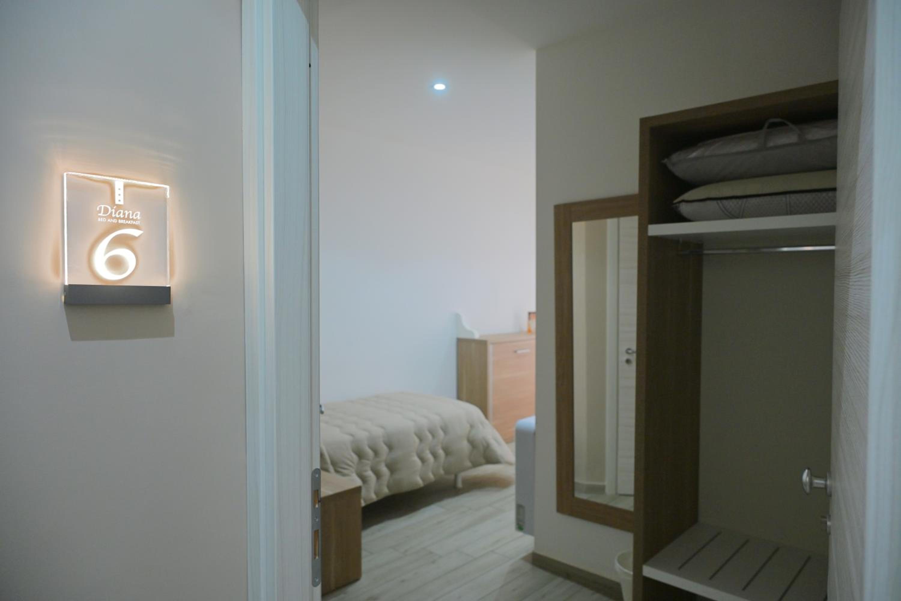 Twin Room - Disability Access photo 1