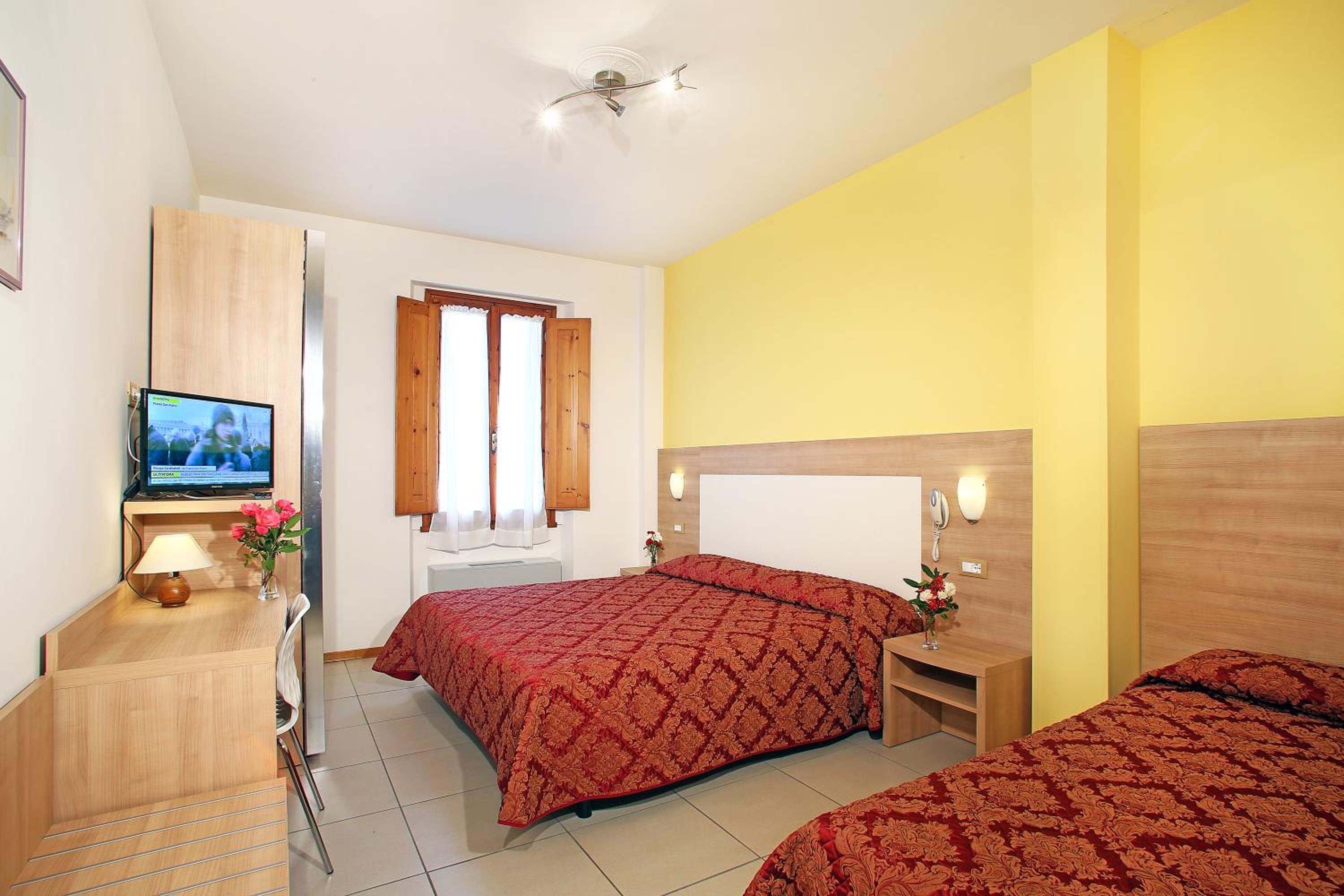 Double or Twin Room - Photo 3