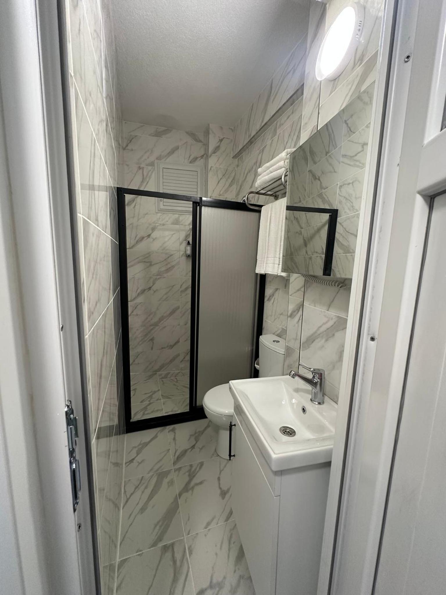 Budget Double Room photo 2