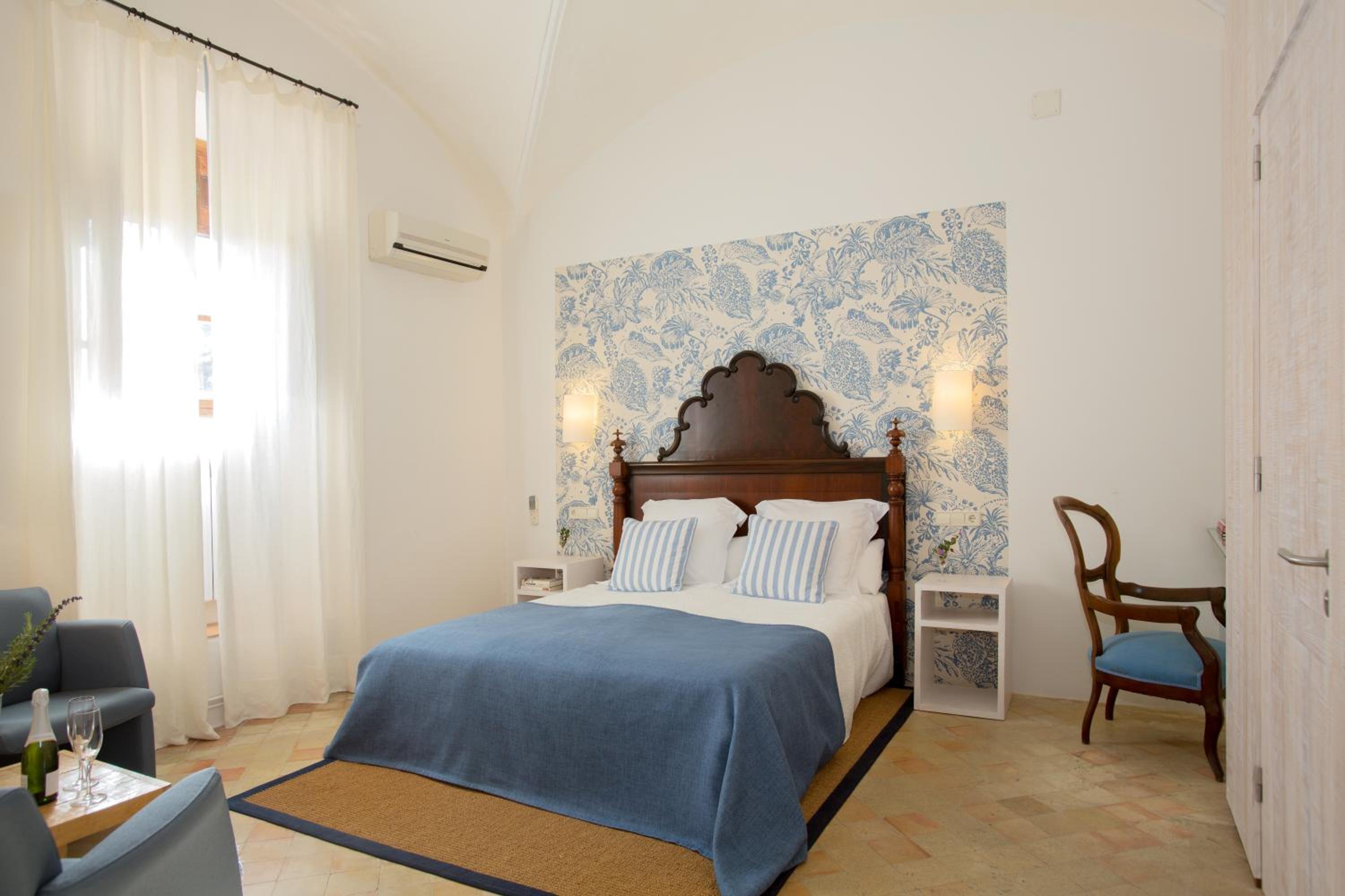 Double Room - Photo 5