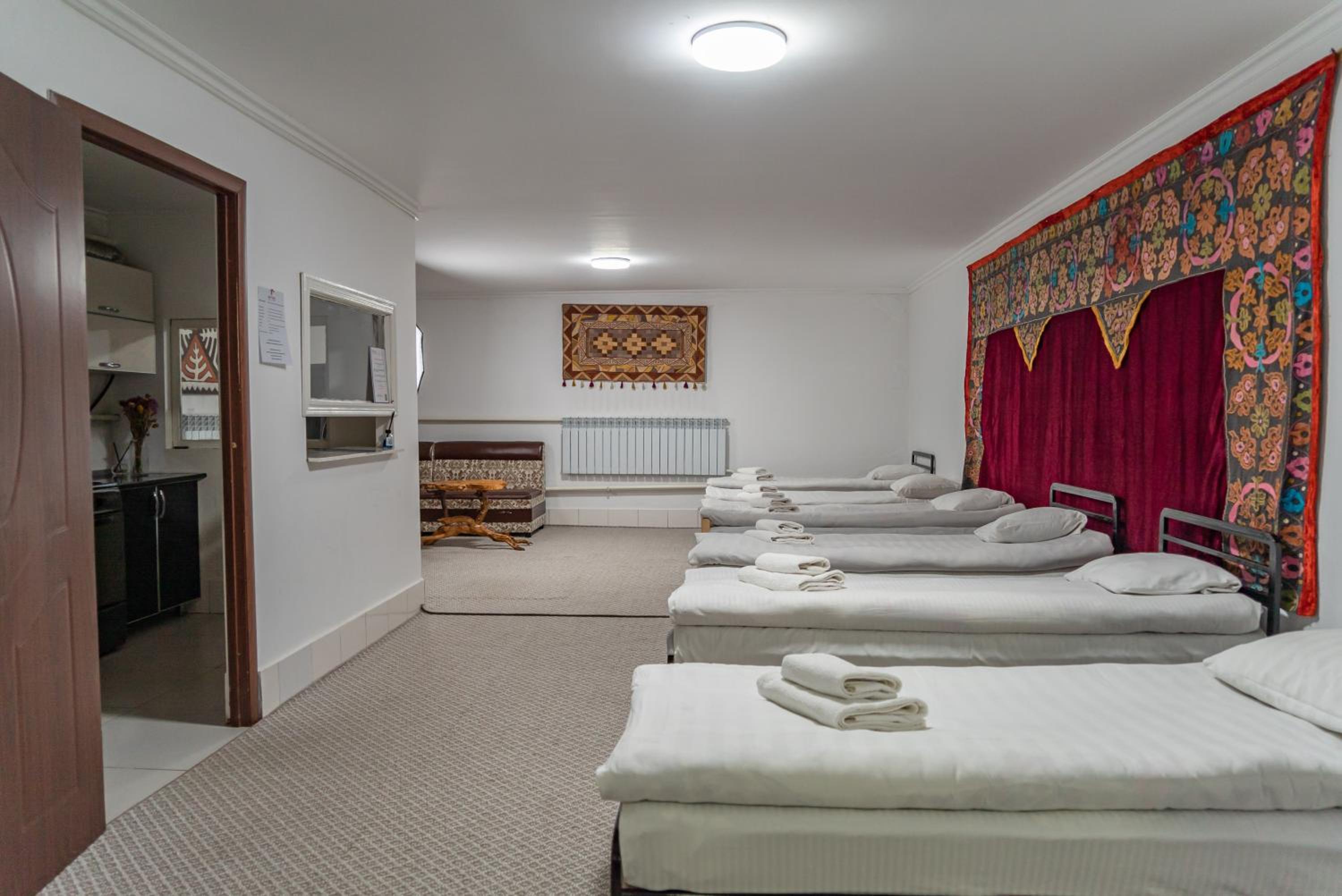 6-Bed Mixed Dormitory Room photo 1