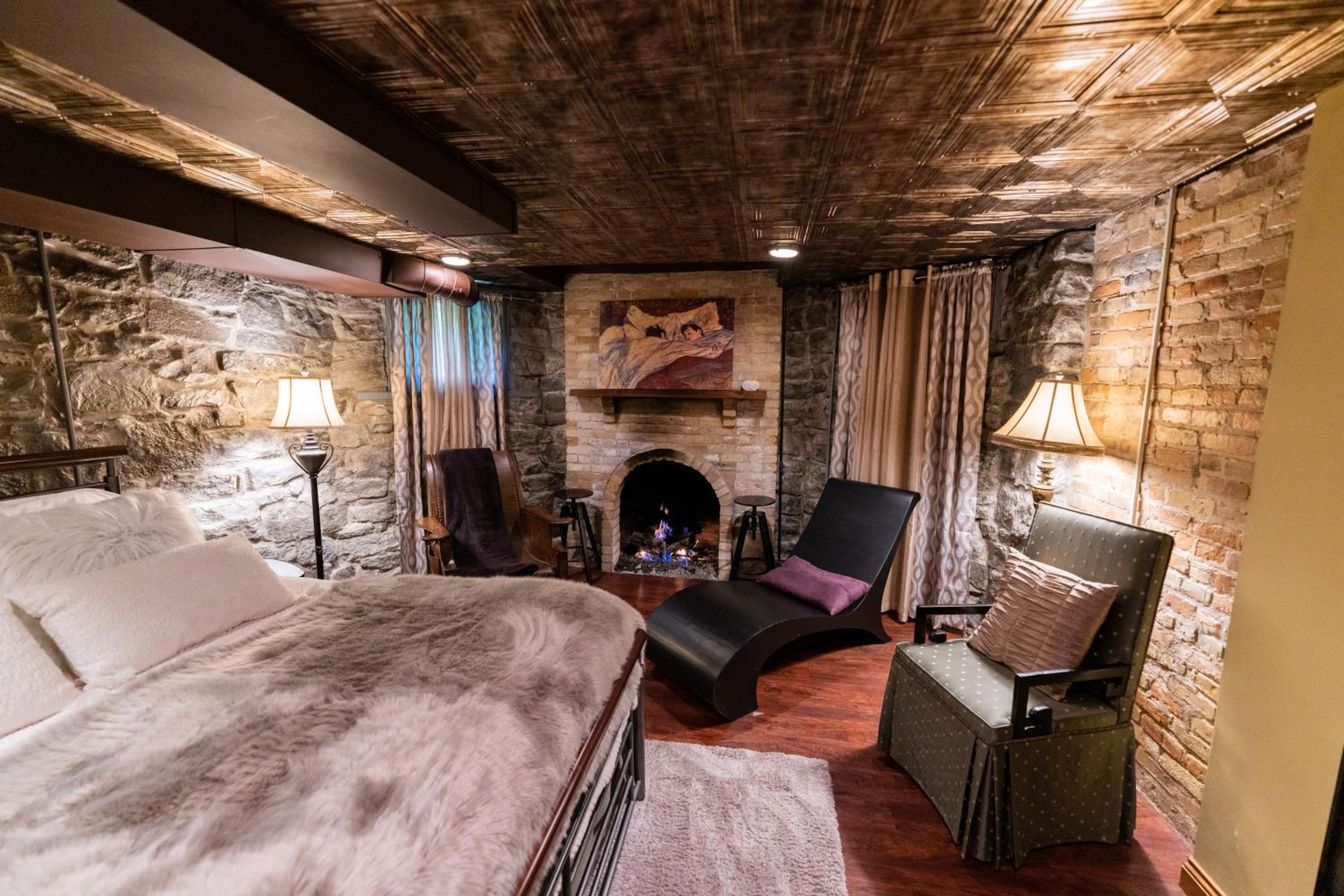 King Suite with Spa Bath photo 1