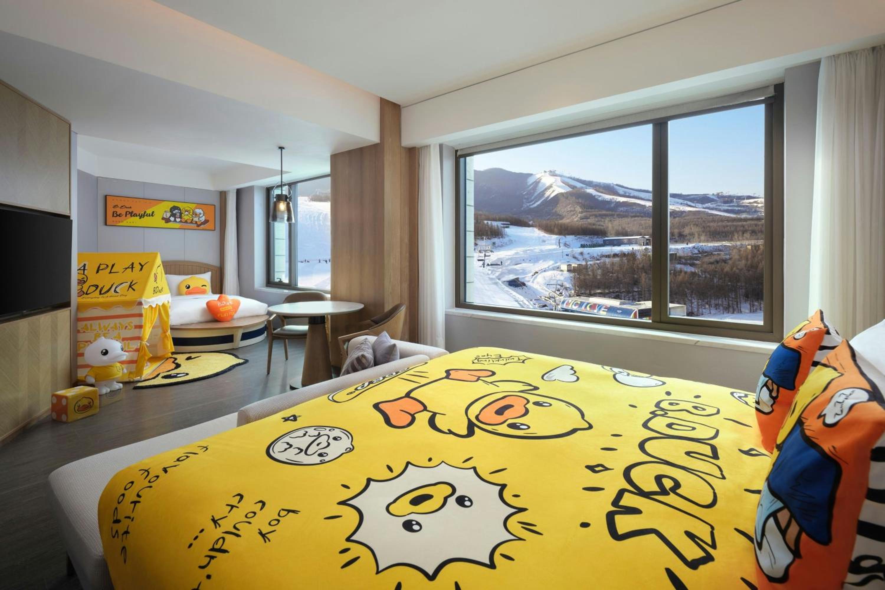 Family Twin Room with Forest View - Cartoon Theme photo 3