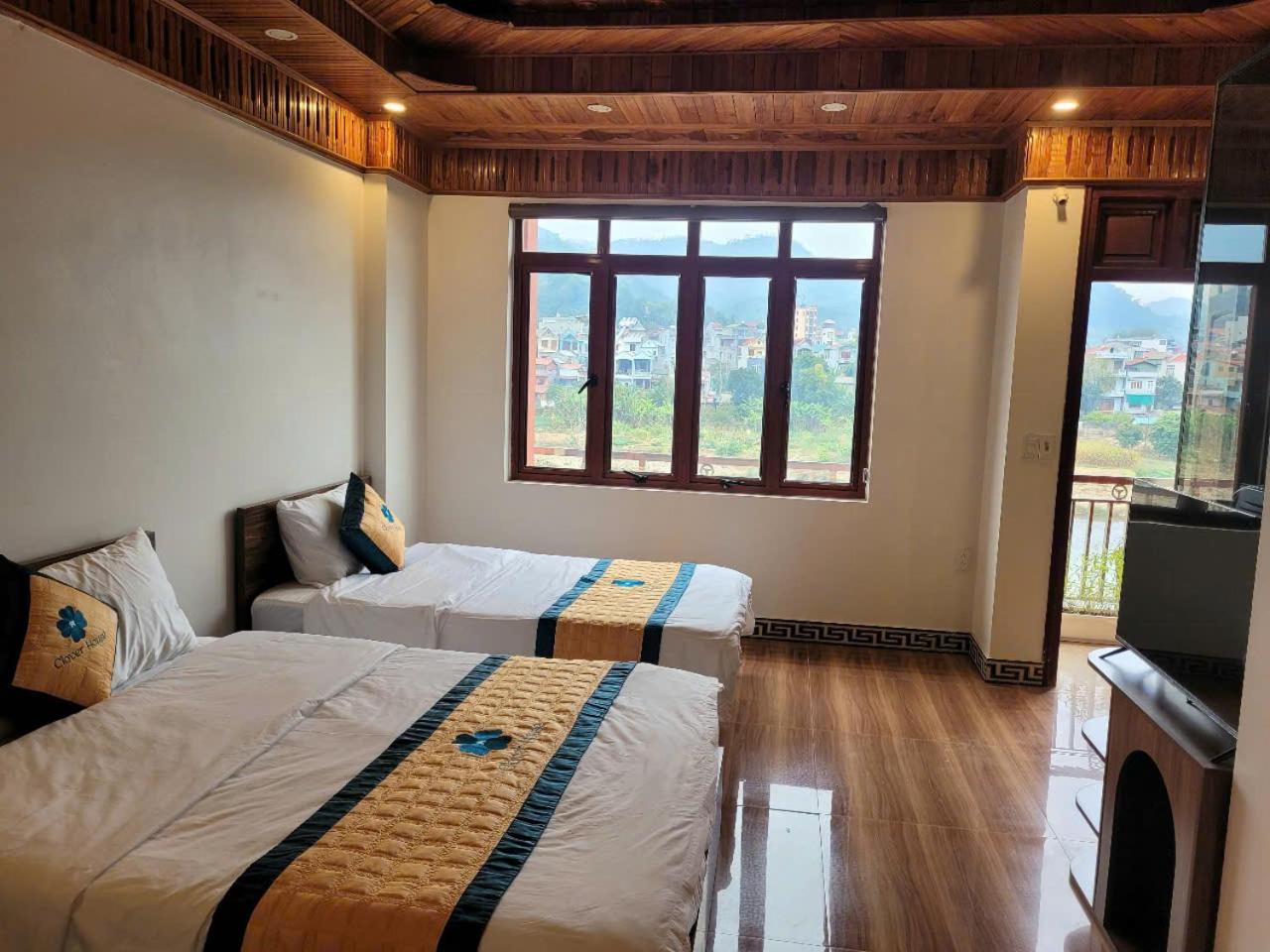 Triple Room with Mountain View
