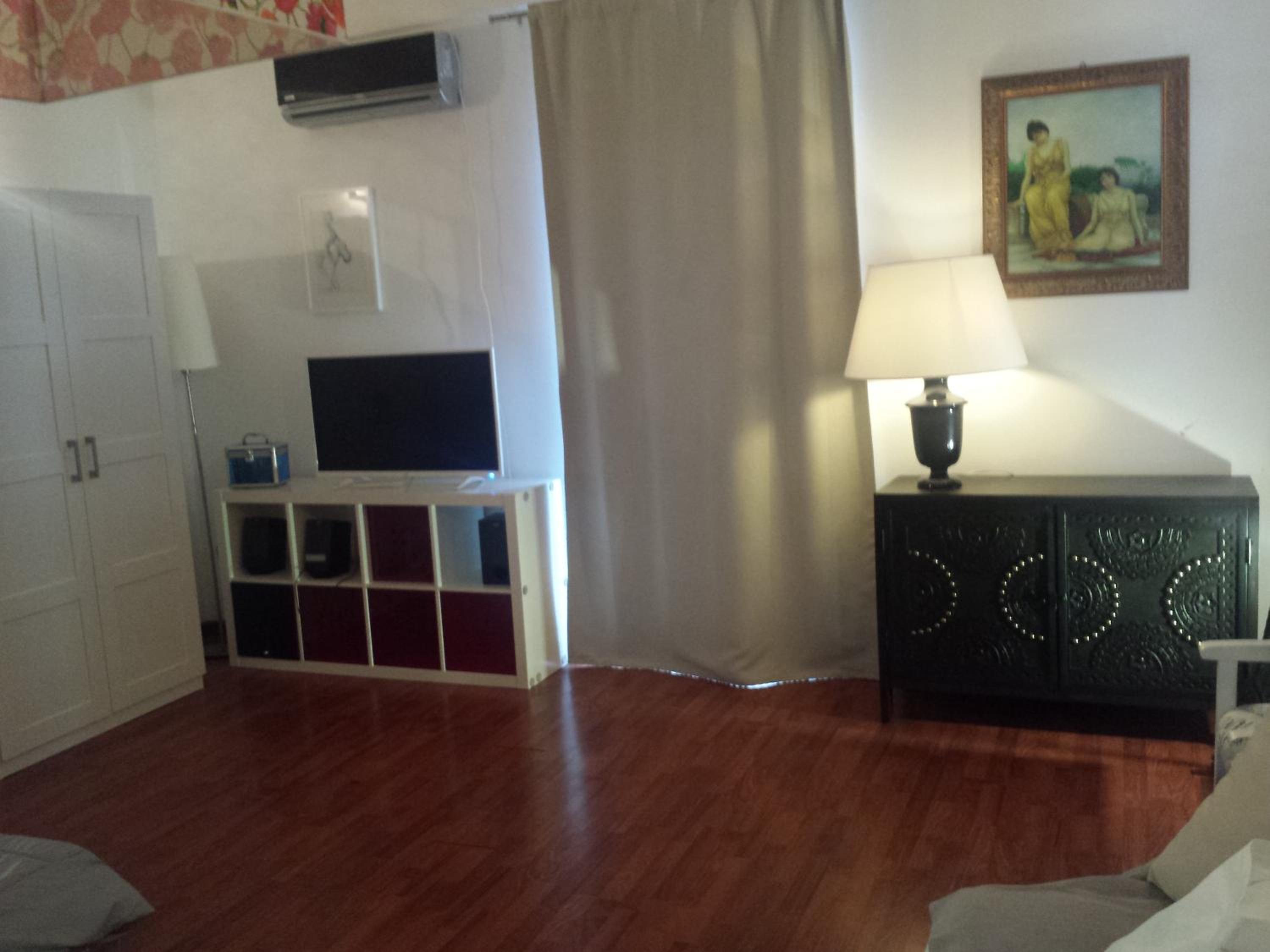 Deluxe Two-Bedroom Apartment