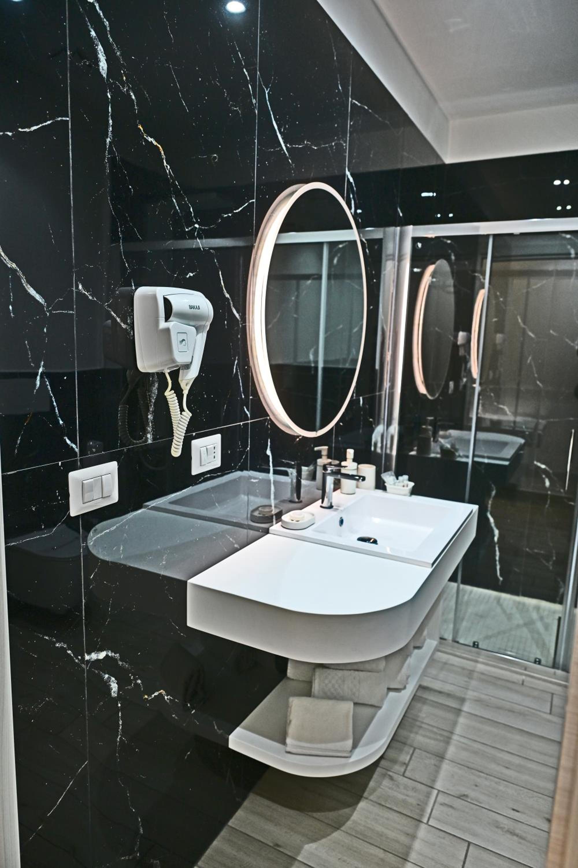 Quadruple Room with Private Bathroom