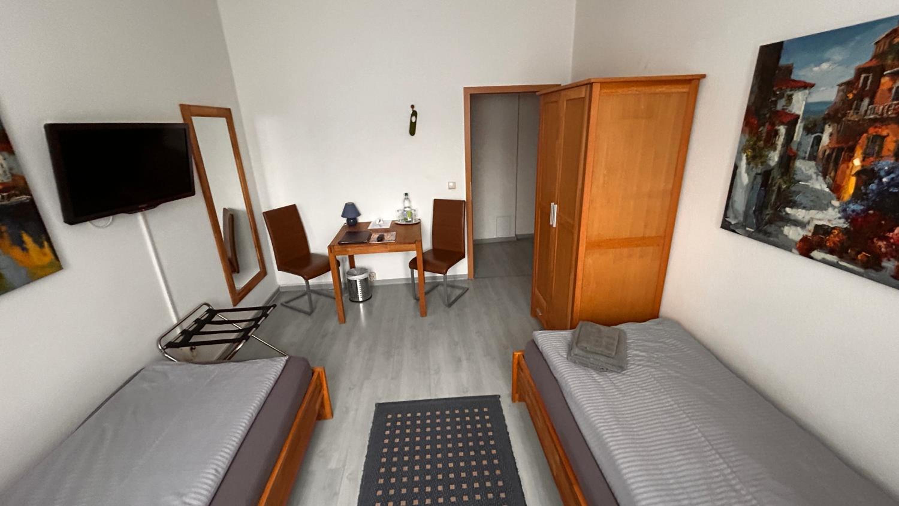 Double or Twin Room - Photo 2