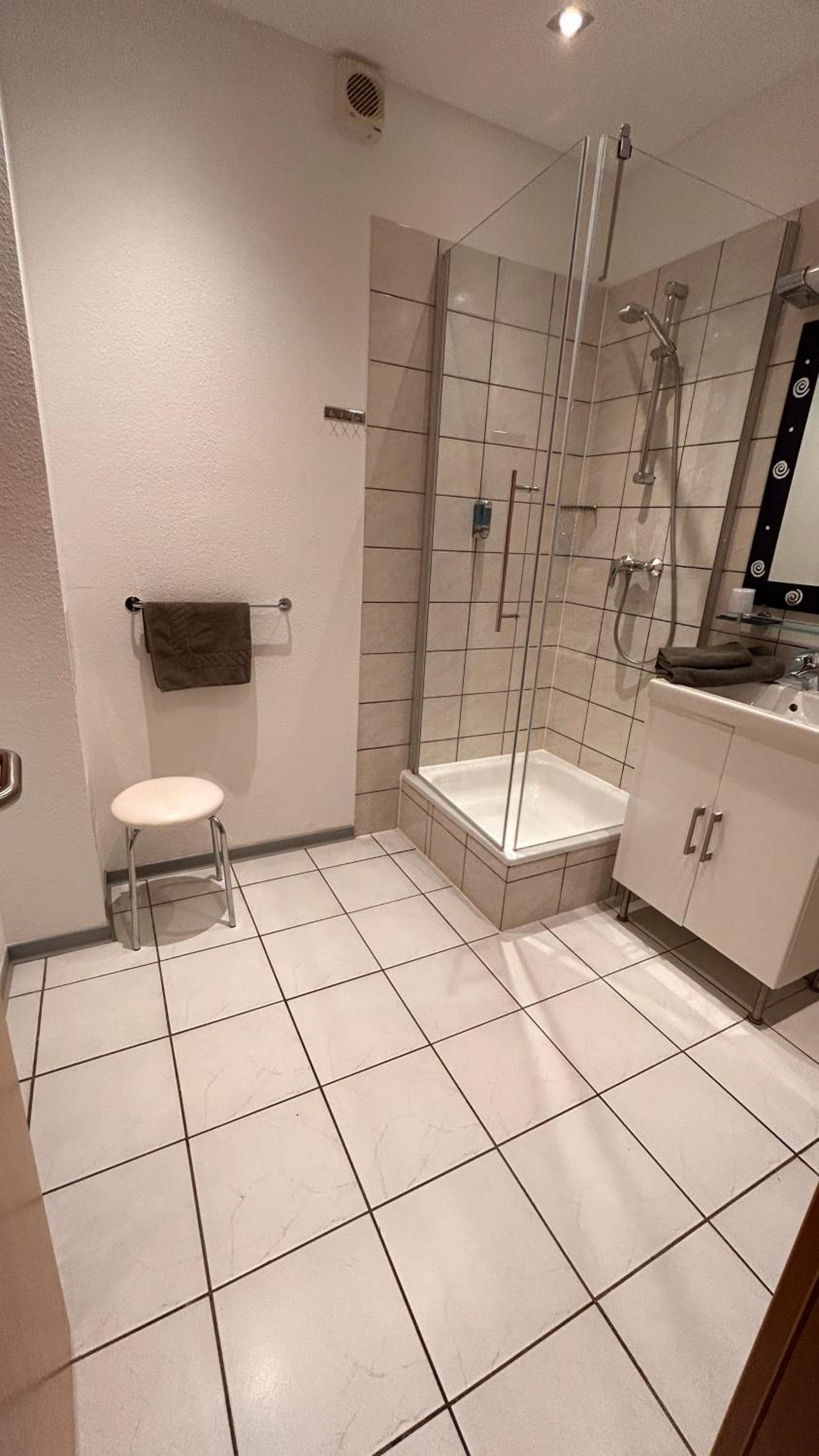 Double or Twin Room - Photo 4