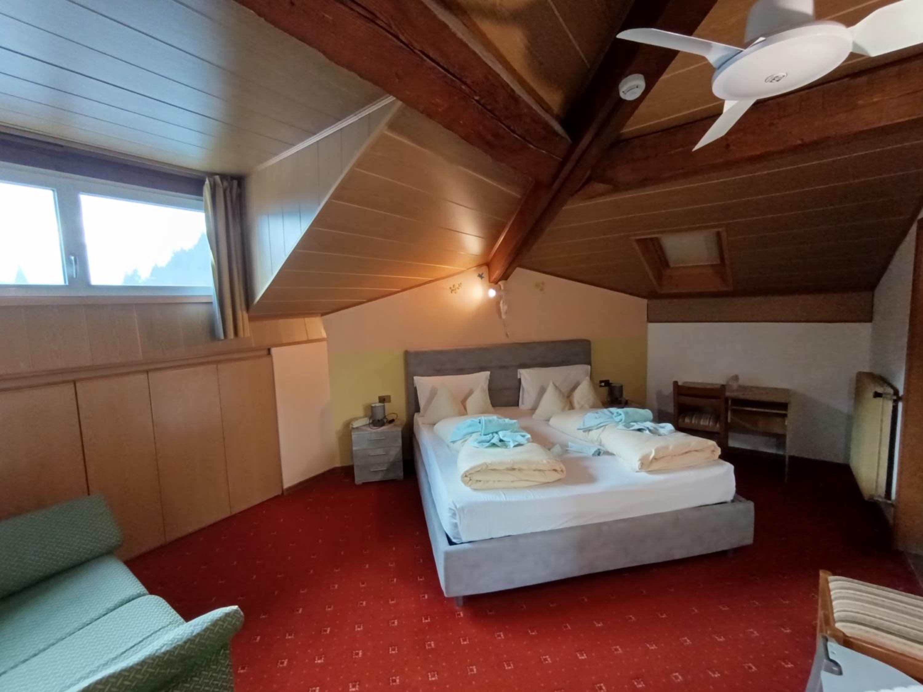 Standard Double Room with Fan photo 3