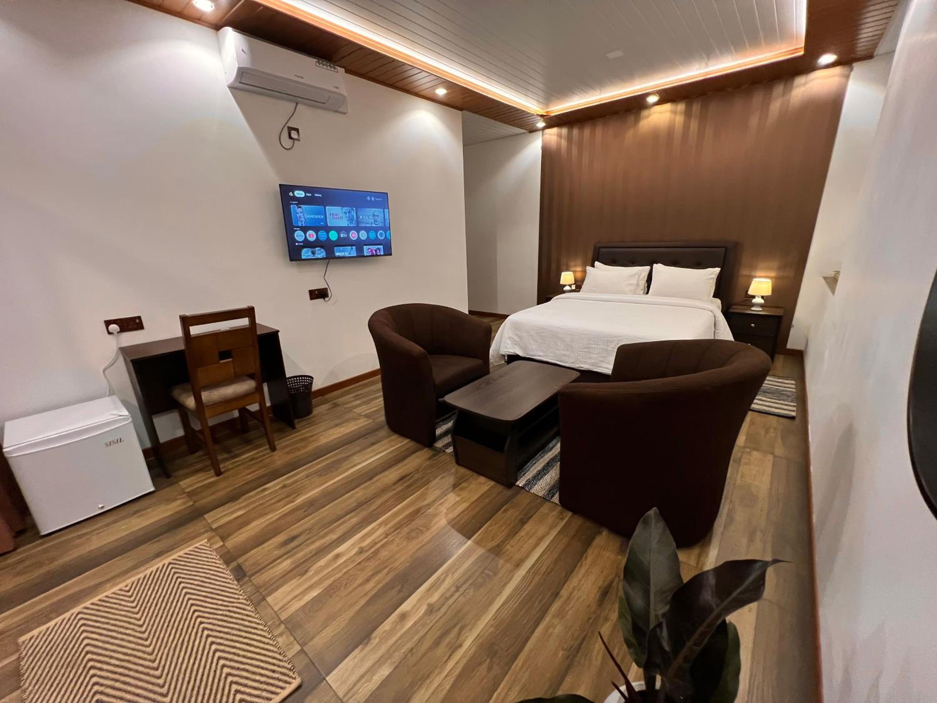 Deluxe Double Room with Bath photo 2