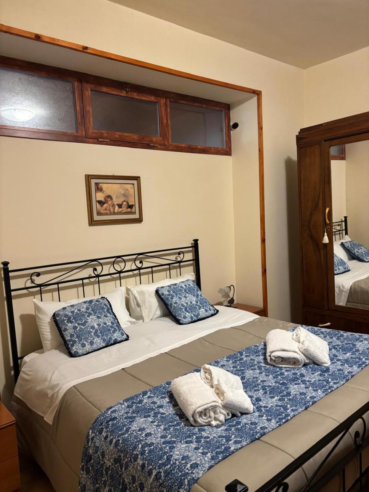 Two-Bedroom Apartment - Photo 11