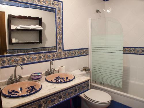 Double or Twin Room photo 2